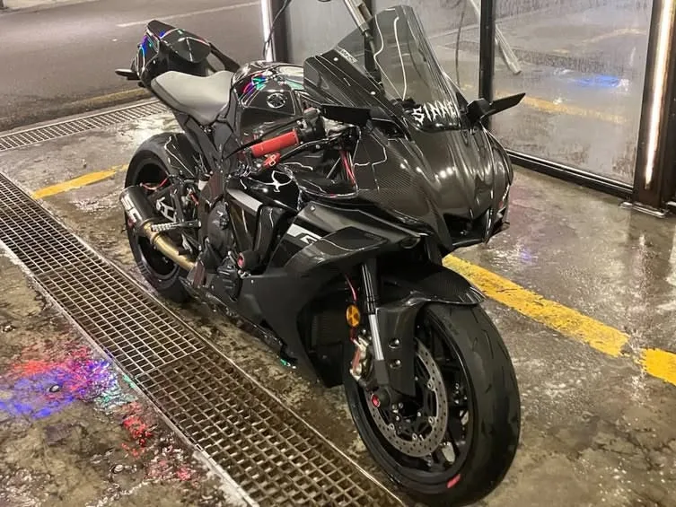 야마하 YZF R1 2024 블랙