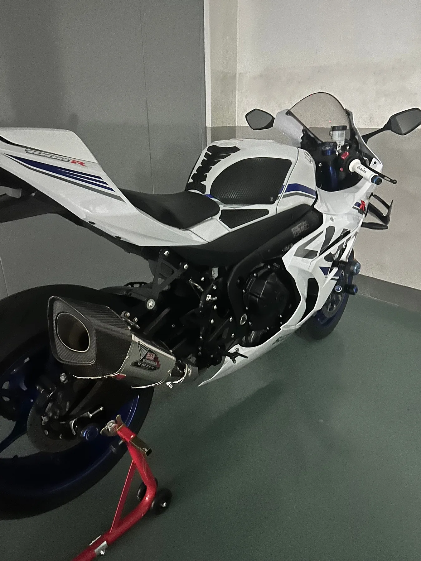 스즈키 GSX R 1000 R 2019 화이트 사진 3