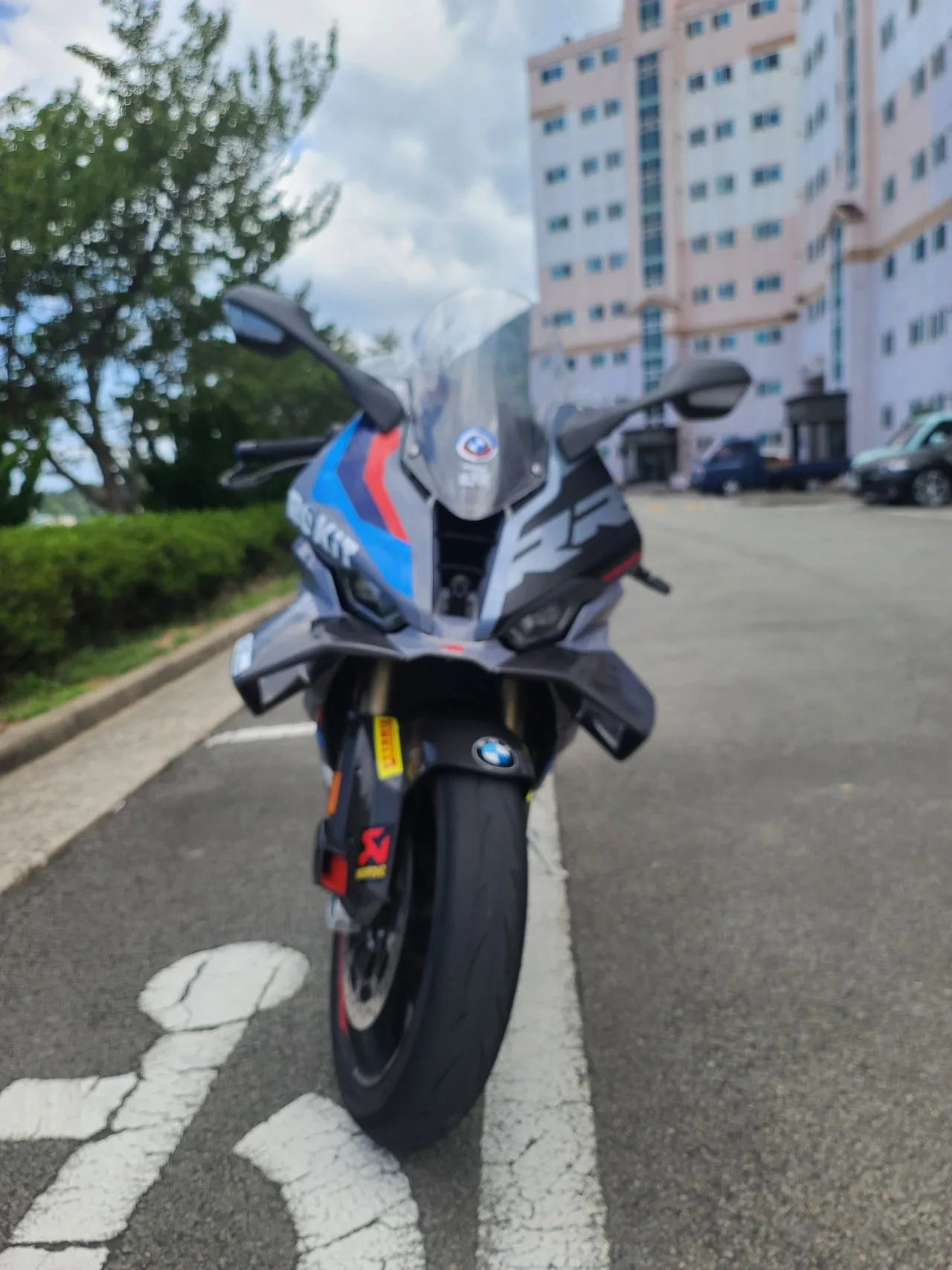 BMW S 1000 RR 레이스팩 2025 블루 사진 2