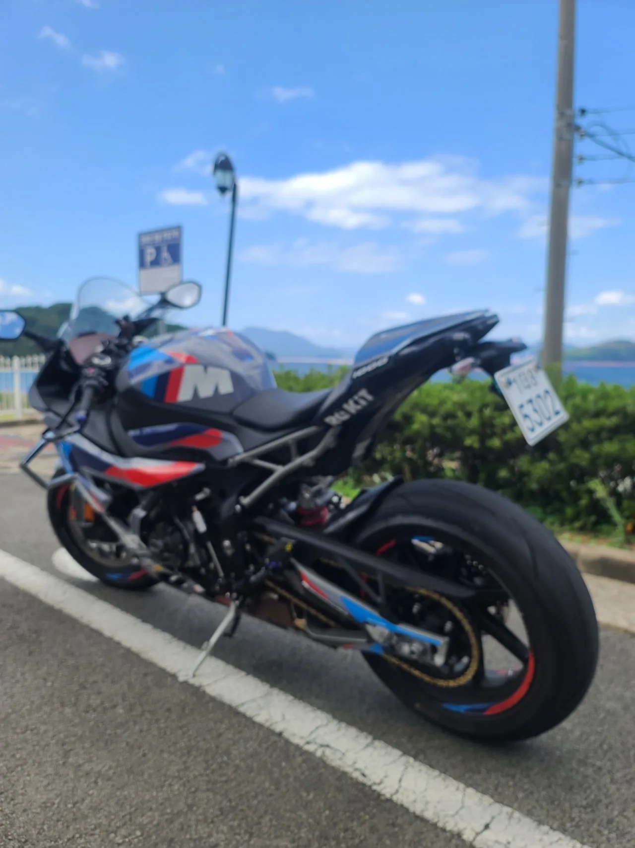 BMW S 1000 RR 레이스팩 2025 블루 사진 4