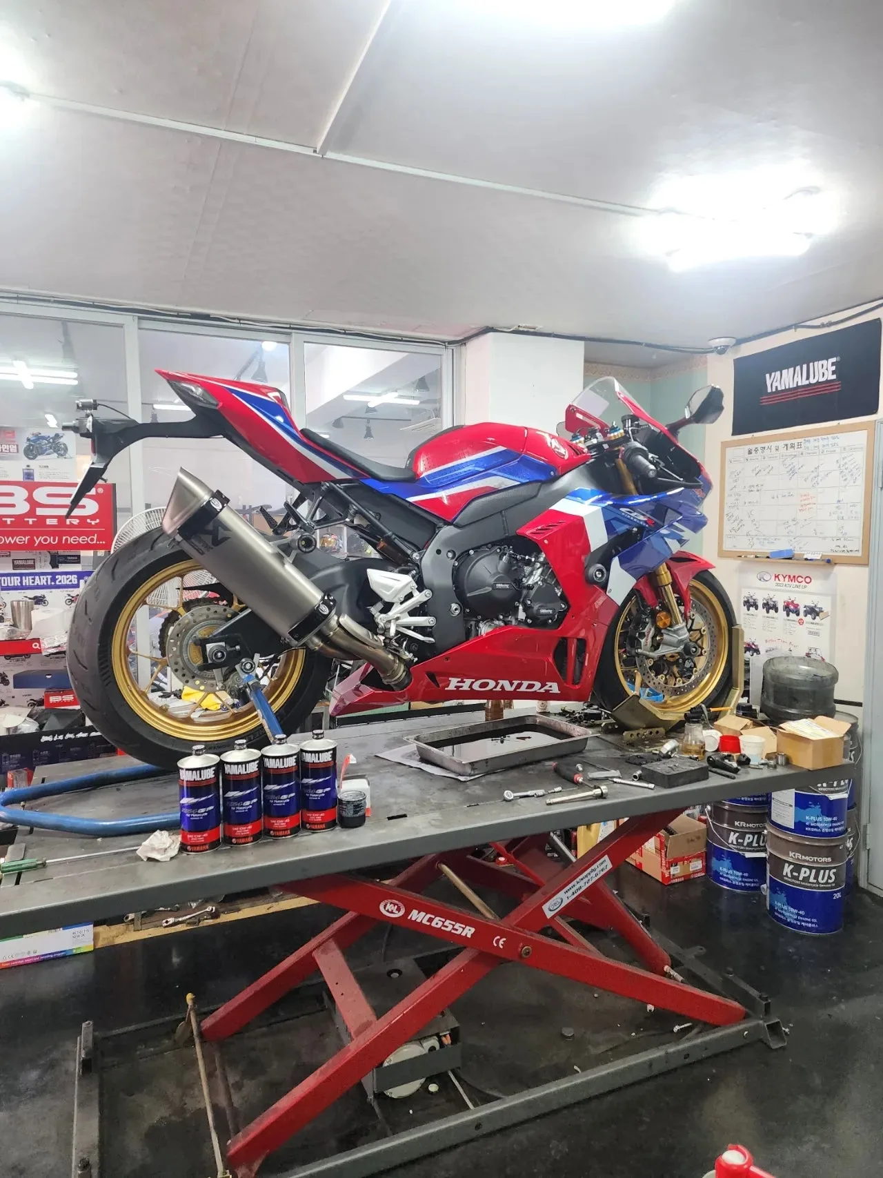 혼다 CBR 1000 RR SP 2024 레드 사진 2