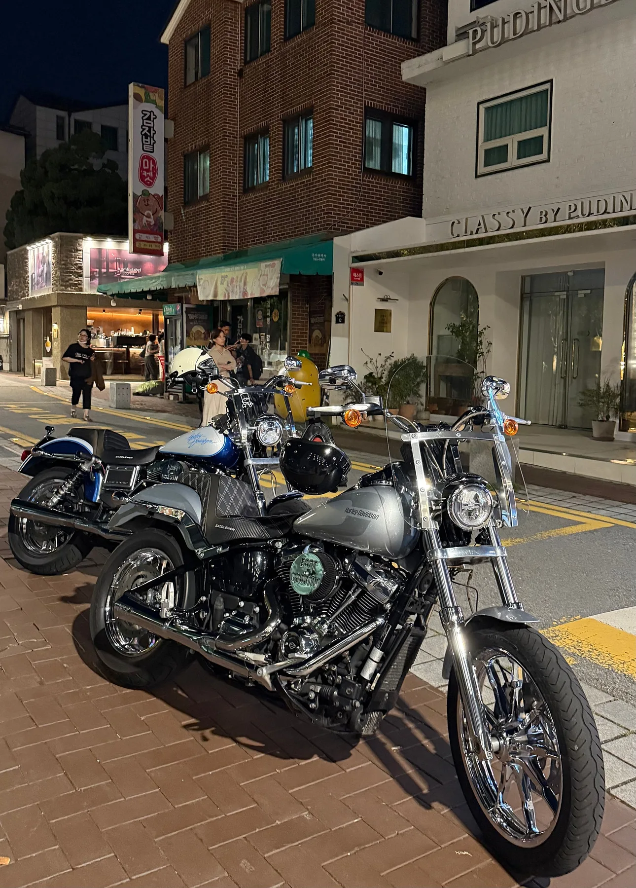 할리데이비슨 소프테일 로우라이더 2019 블랙