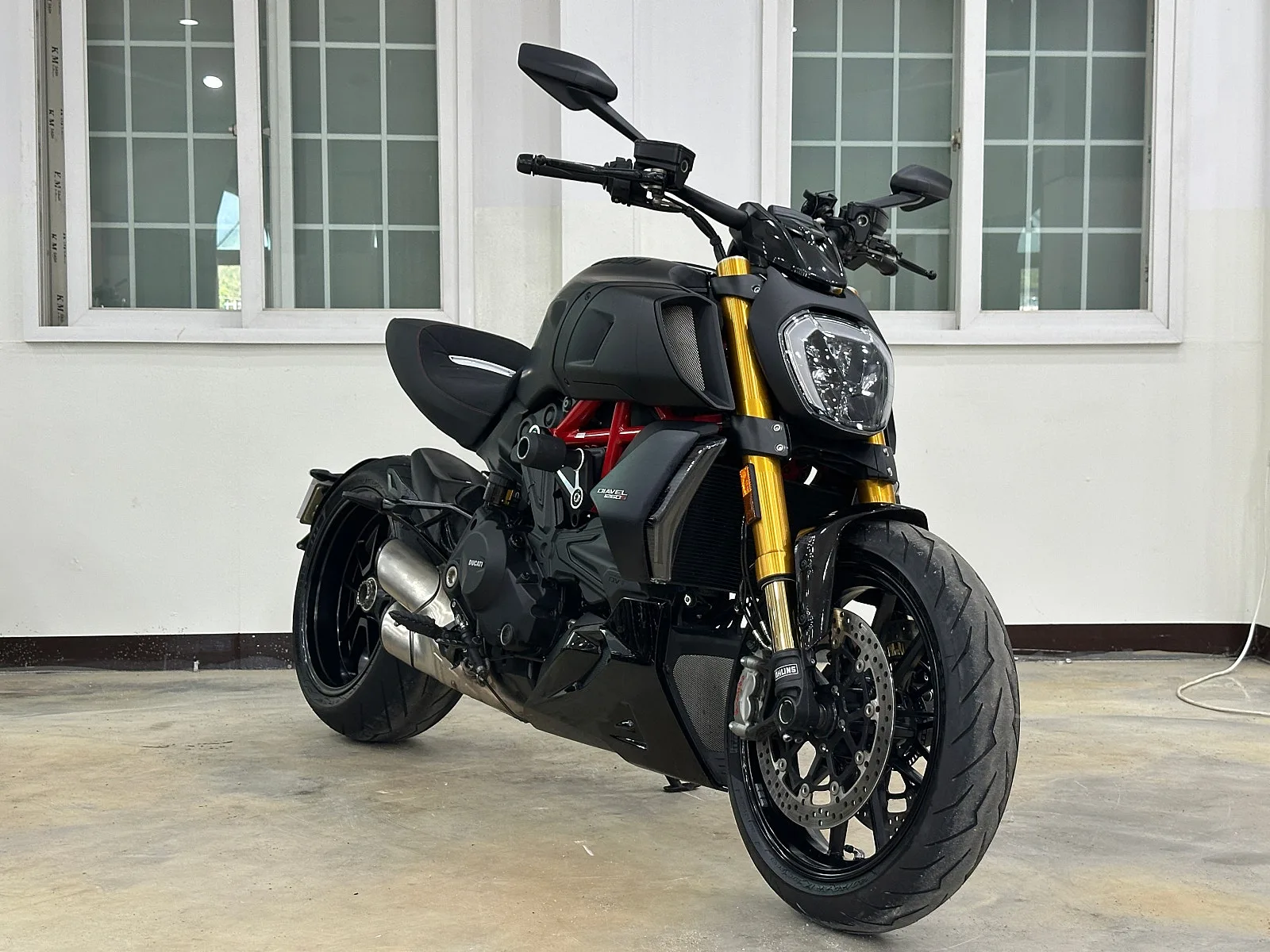 두카티 디아벨 1260 S 2022 검정색