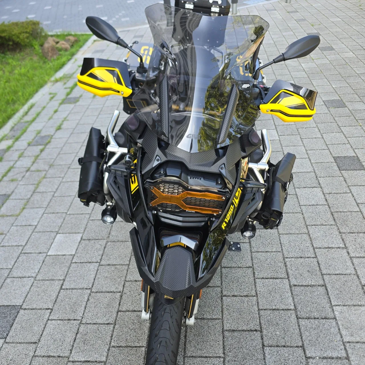 BMW R 1250 GS 40주년 에디션 2022 블랙 사진 3