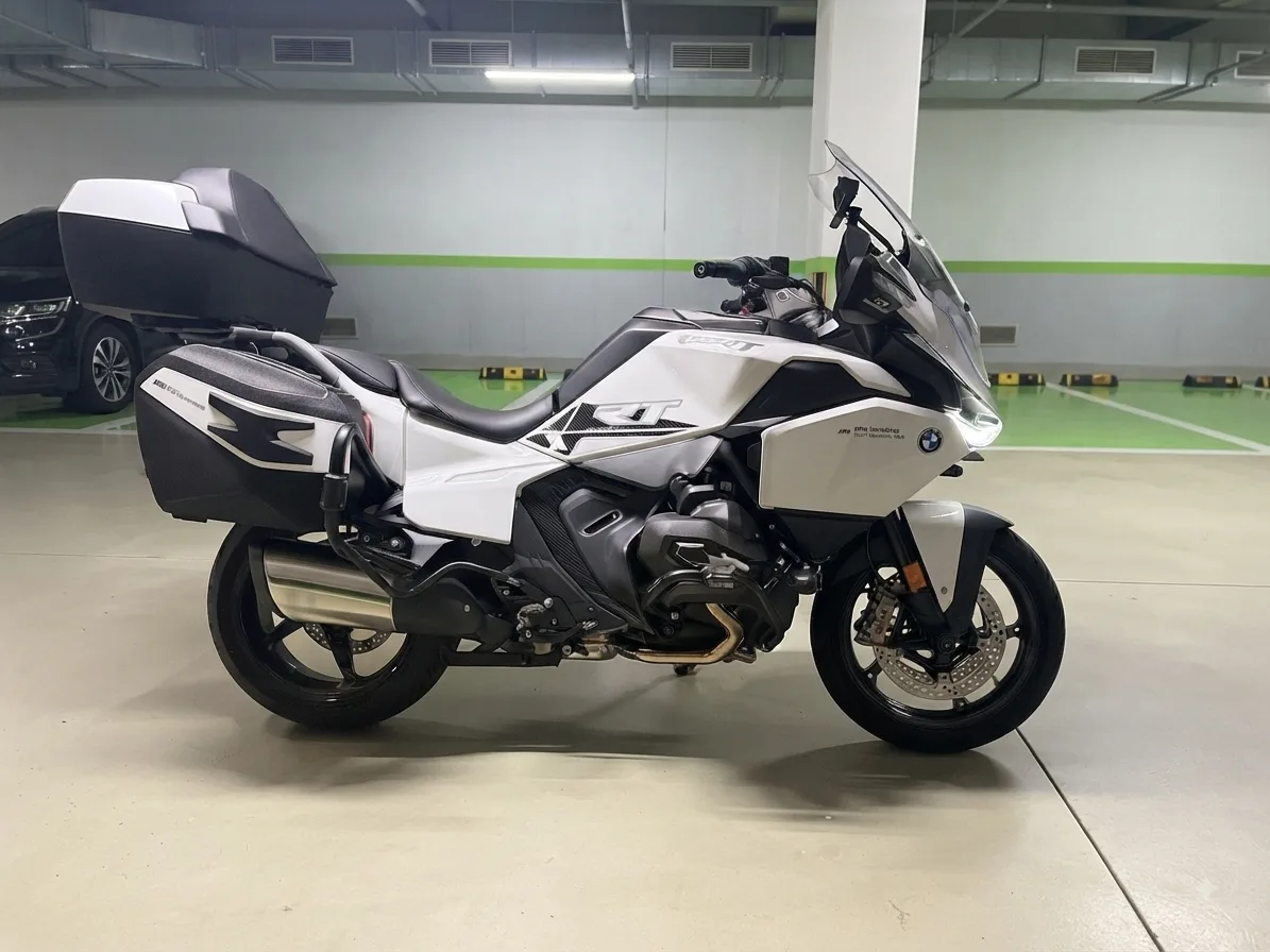 BMW R 1300 RT 2026 화이트 사진 2