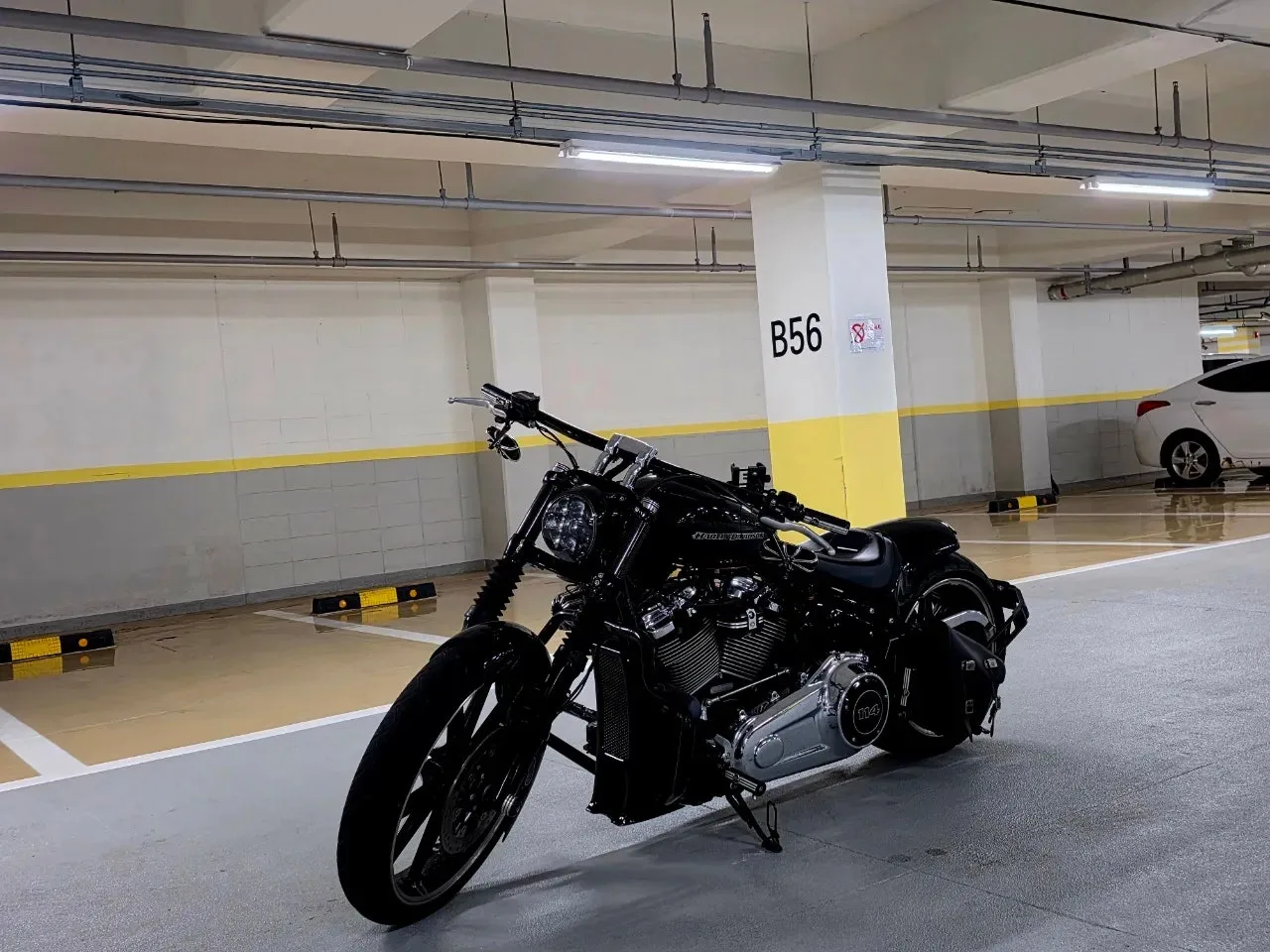 할리데이비슨 브레이크아웃 2018 블랙