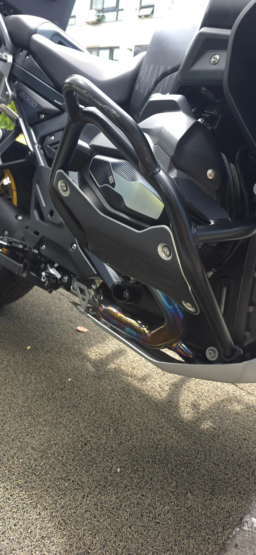 BMW GS1300 어드벤처 2026 검정색 사진 5