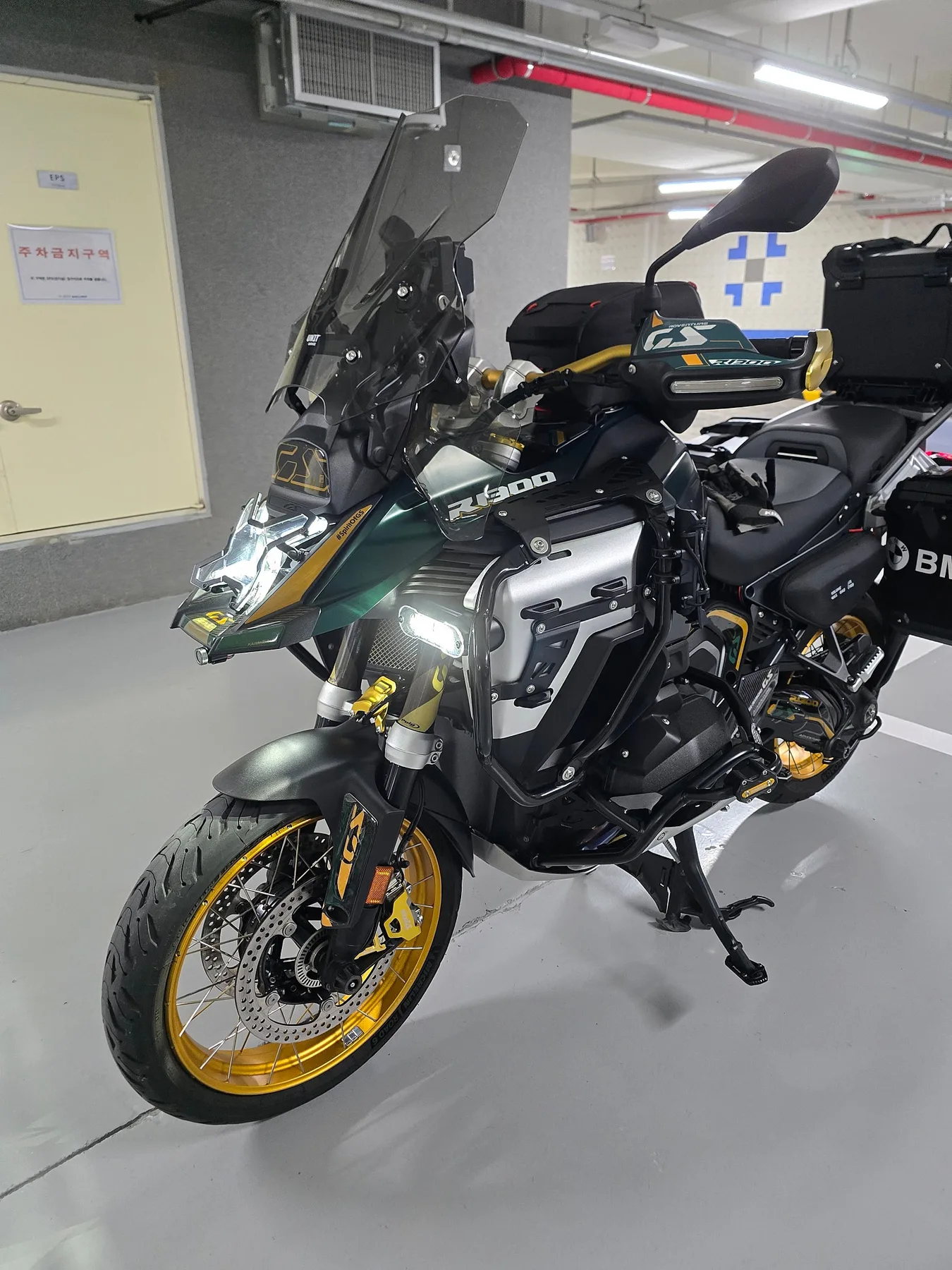 BMW R 1300 GS ADV OPTION719 2025 블랙 사진 3