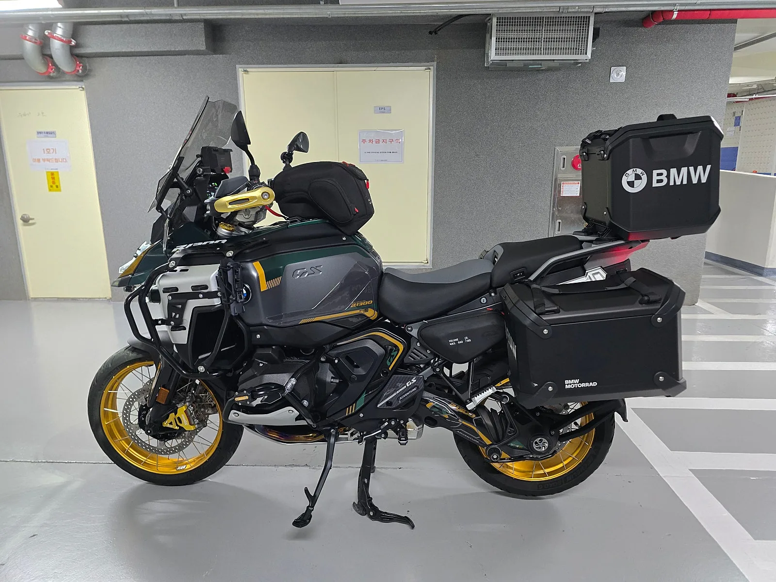 BMW R 1300 GS ADV OPTION719 2025 블랙 사진 4