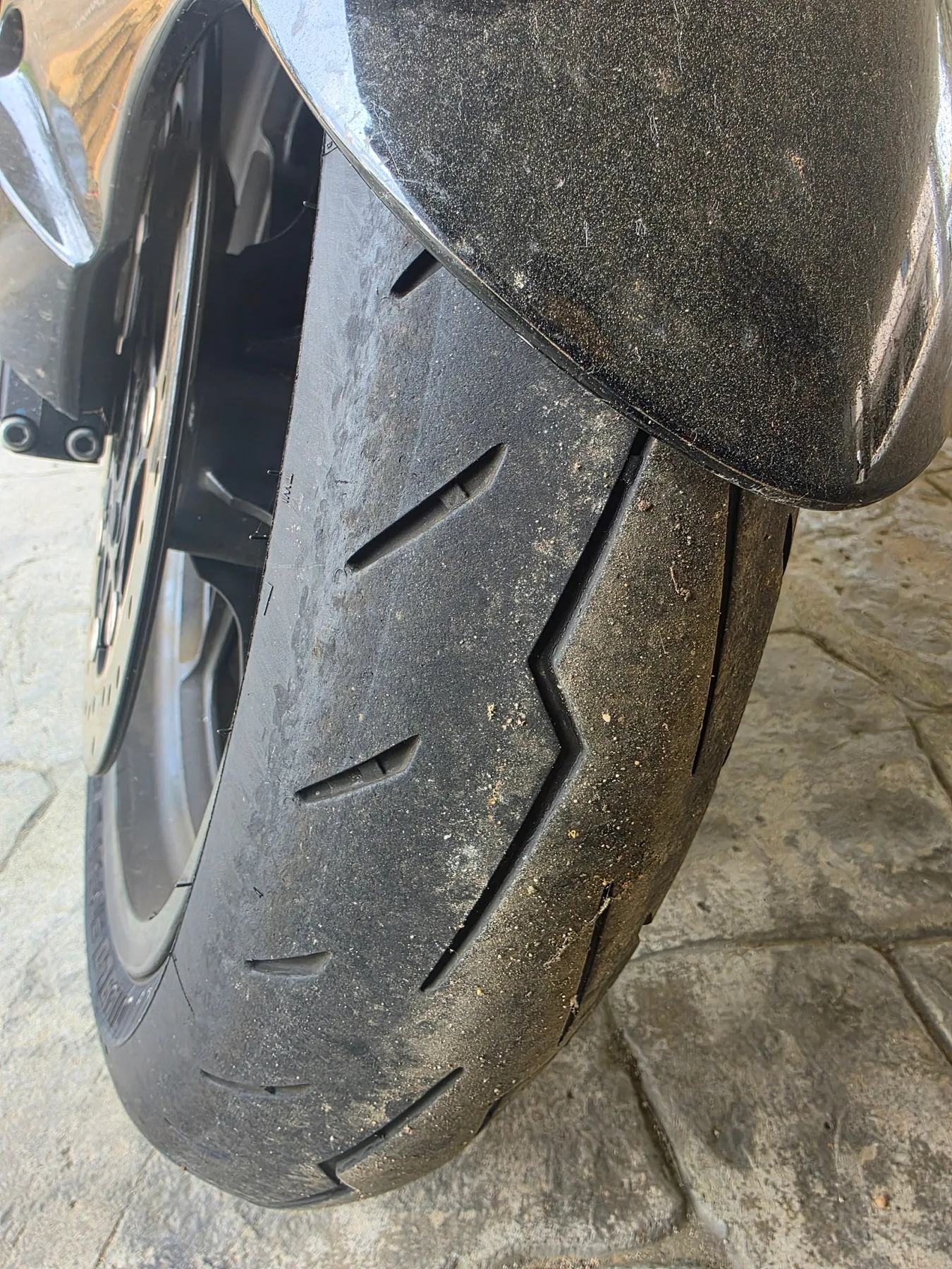 스즈키 하야부사 GSX1300R 2022 블랙 사진 4