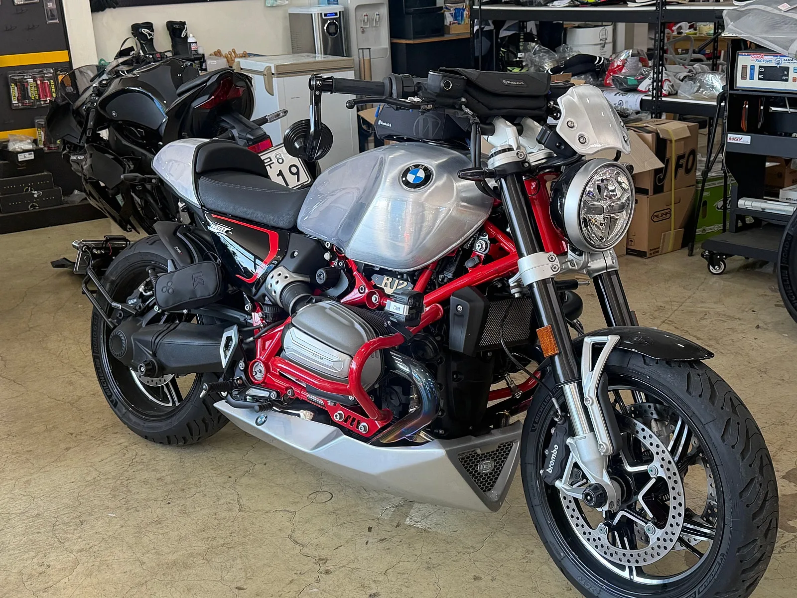 BMW R 12 2024 실버 사진 1