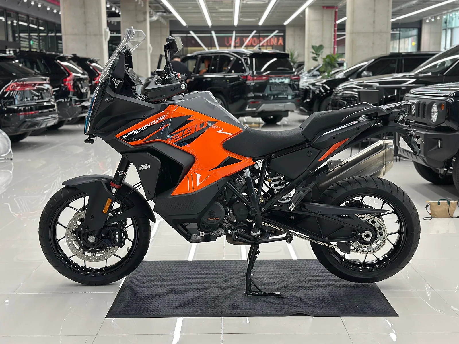 KTM 1290 슈퍼 어드벤처 S 2022 블랙 사진 4
