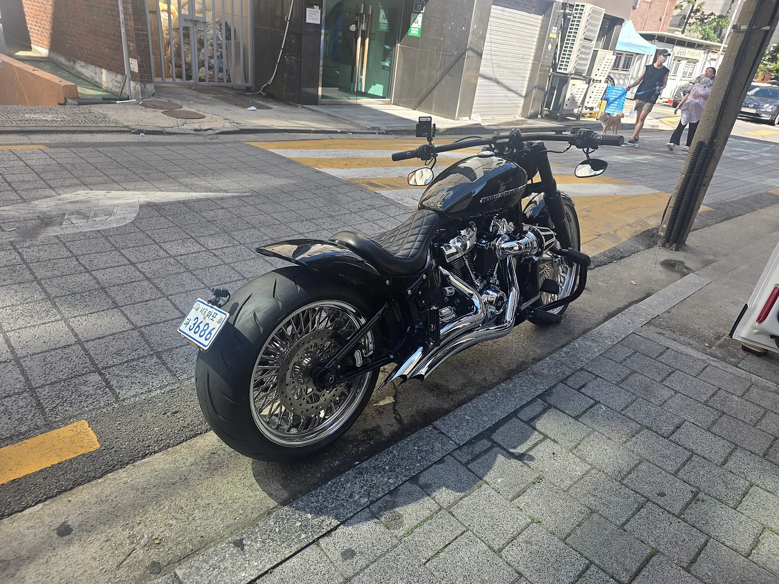 할리데이비슨 브래이크아웃 2021 2021 블랙 사진 4