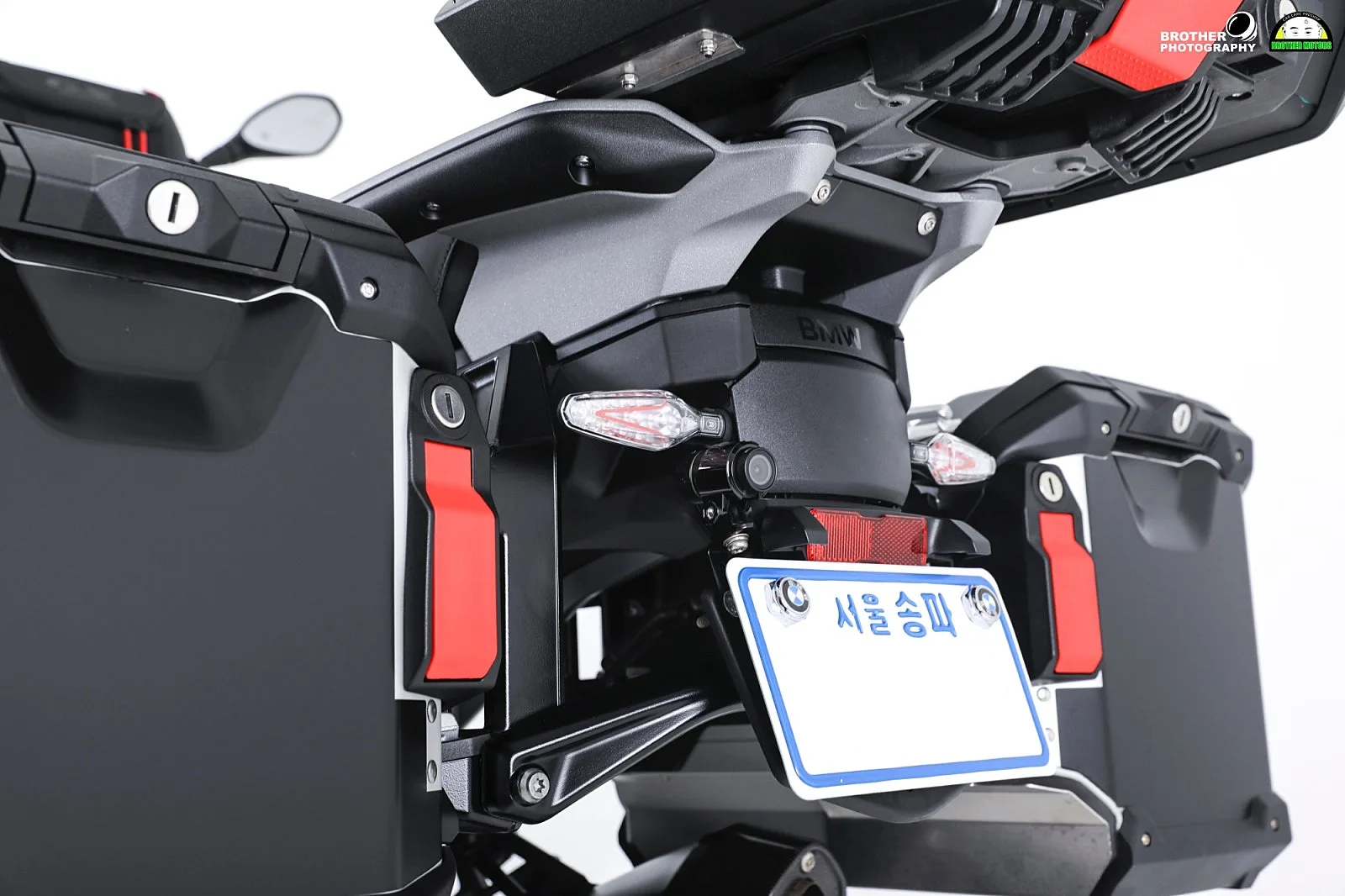 BMW R 1300 GS ADV 2025 실버 사진 3