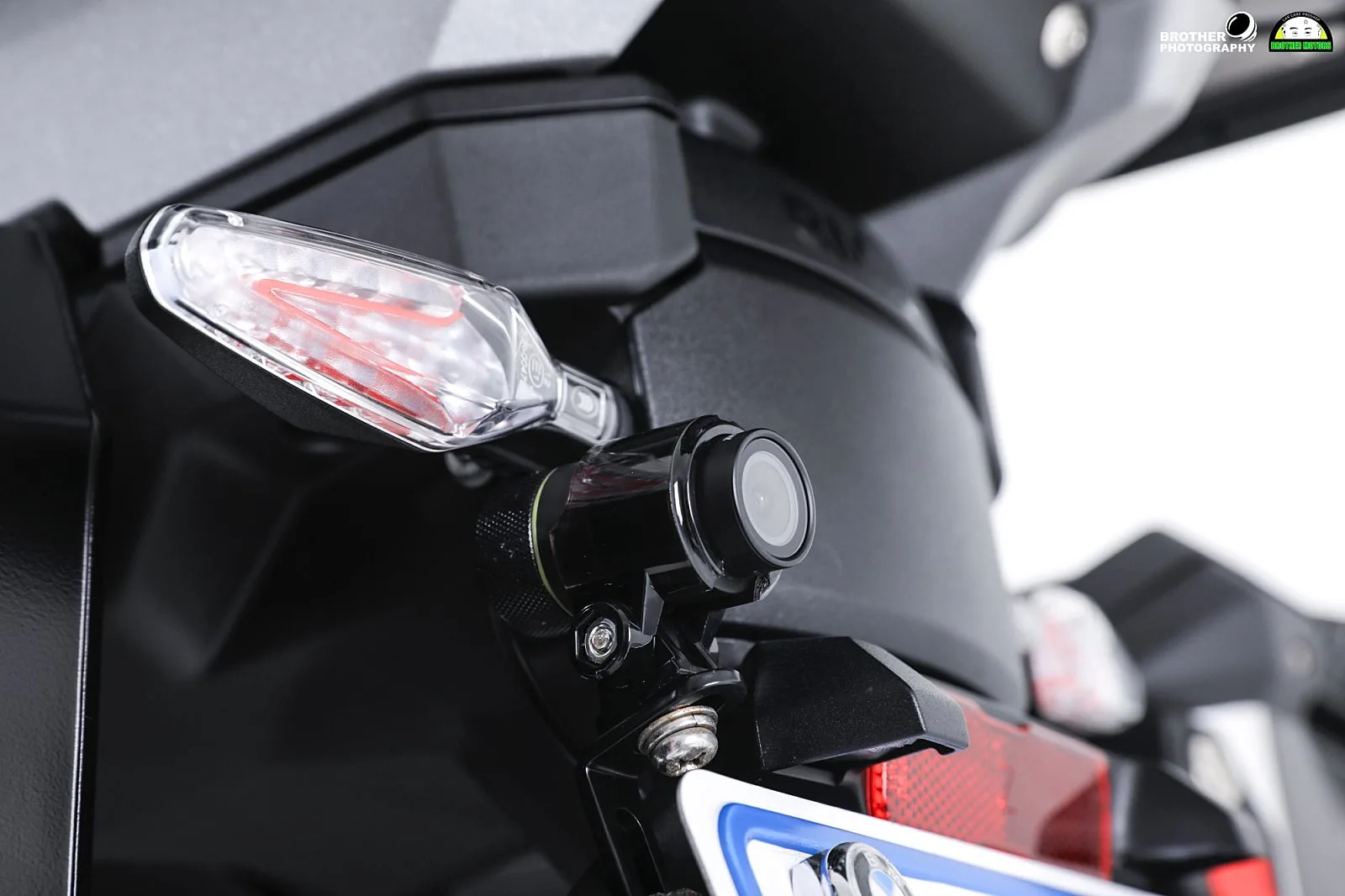 BMW R 1300 GS ADV 2025 실버 사진 4