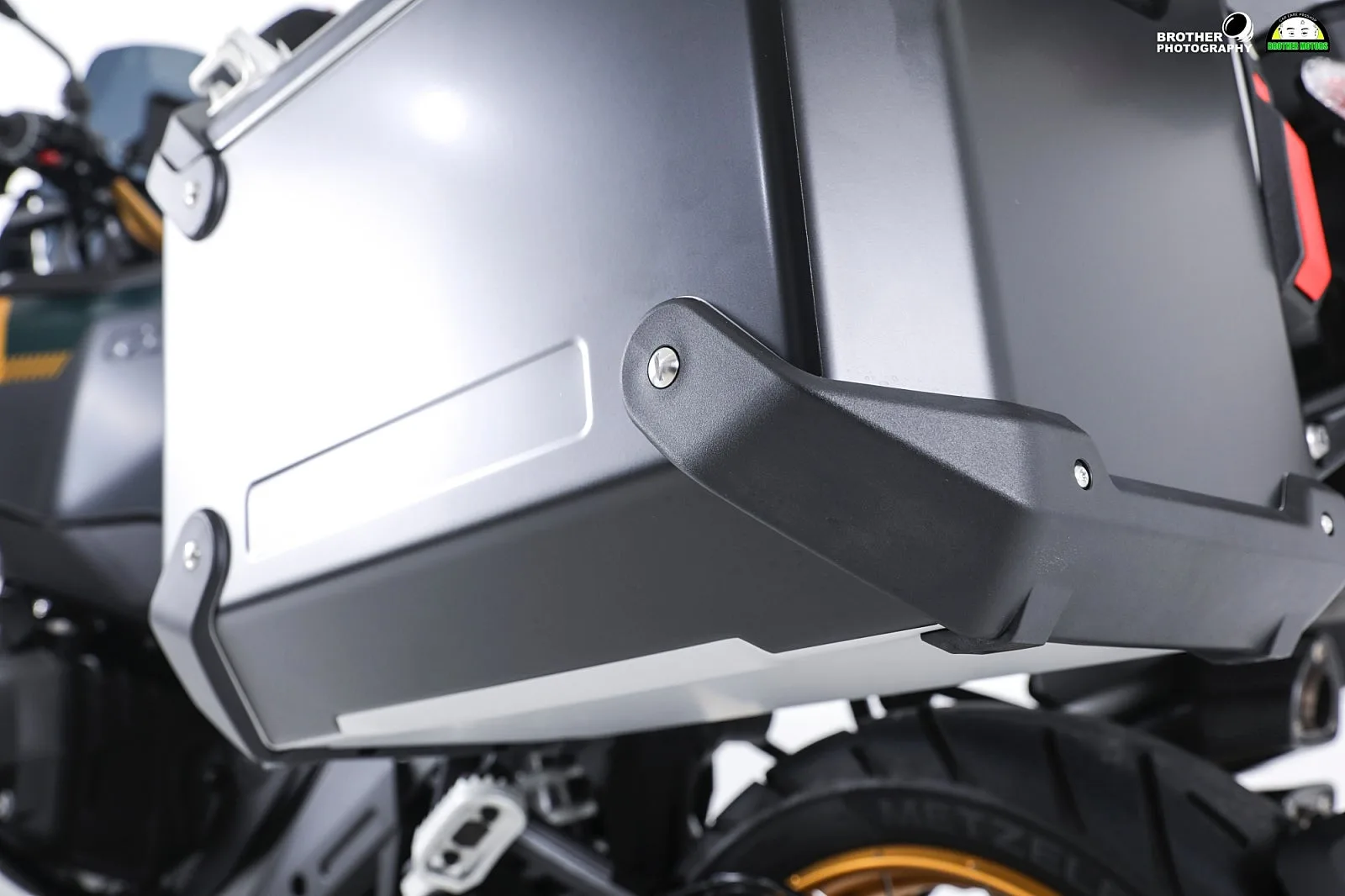 BMW R 1300 GS ADV 2025 실버 사진 6