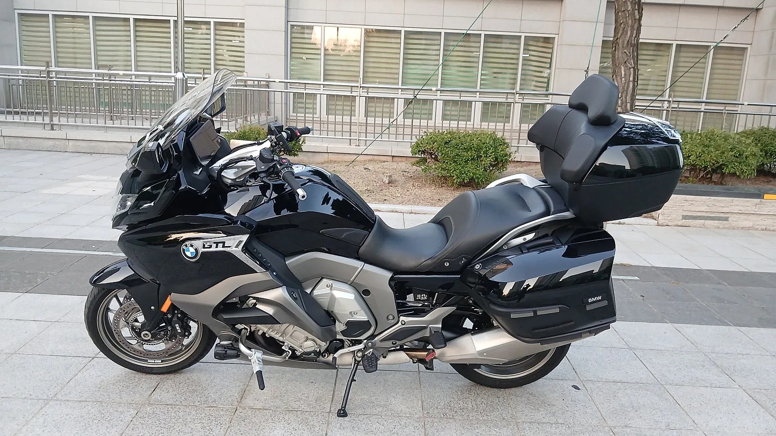 BMW K 1600 GTL 2024 블랙 사진 1
