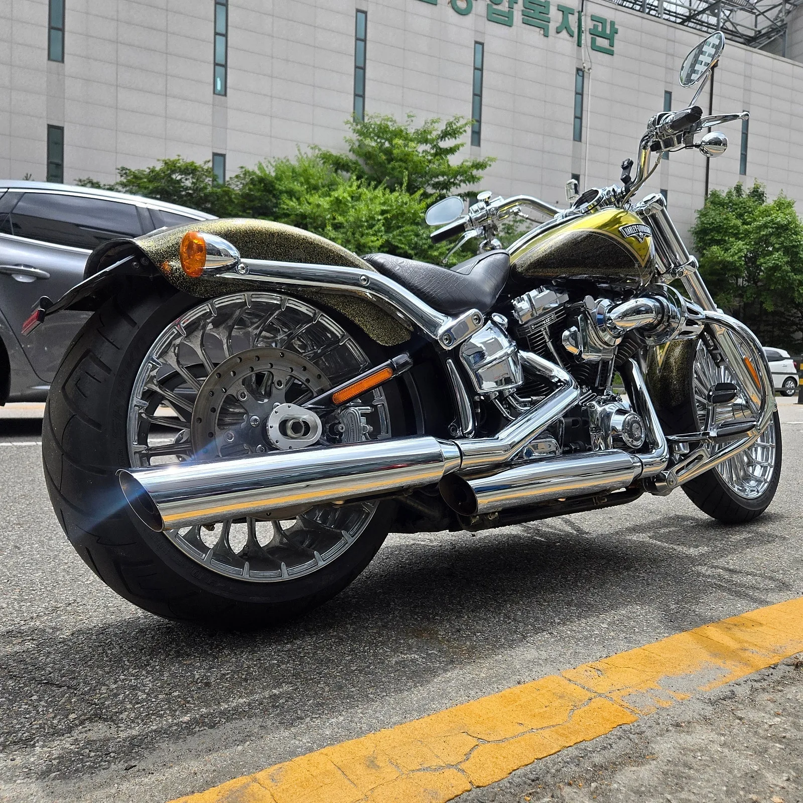 할리데이비슨 브레이크아웃 110 CVO 2013 화이트 사진 3