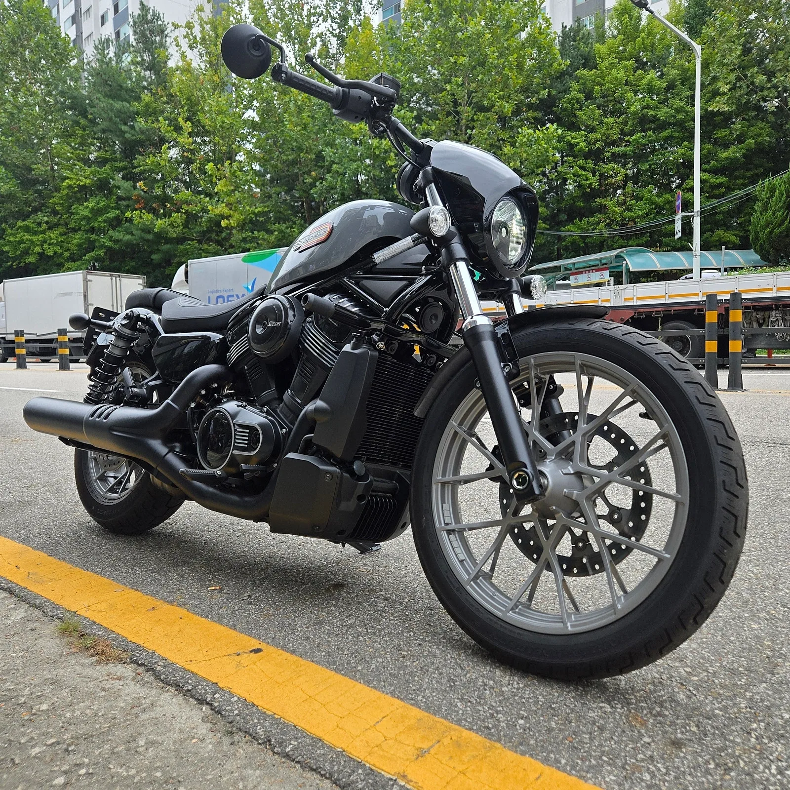 할리데이비슨 나잇스터 975S 2026 블랙 사진 5