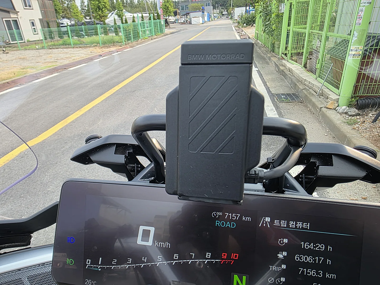 BMW R 1300 RT 2026 트리플블랙 사진 3