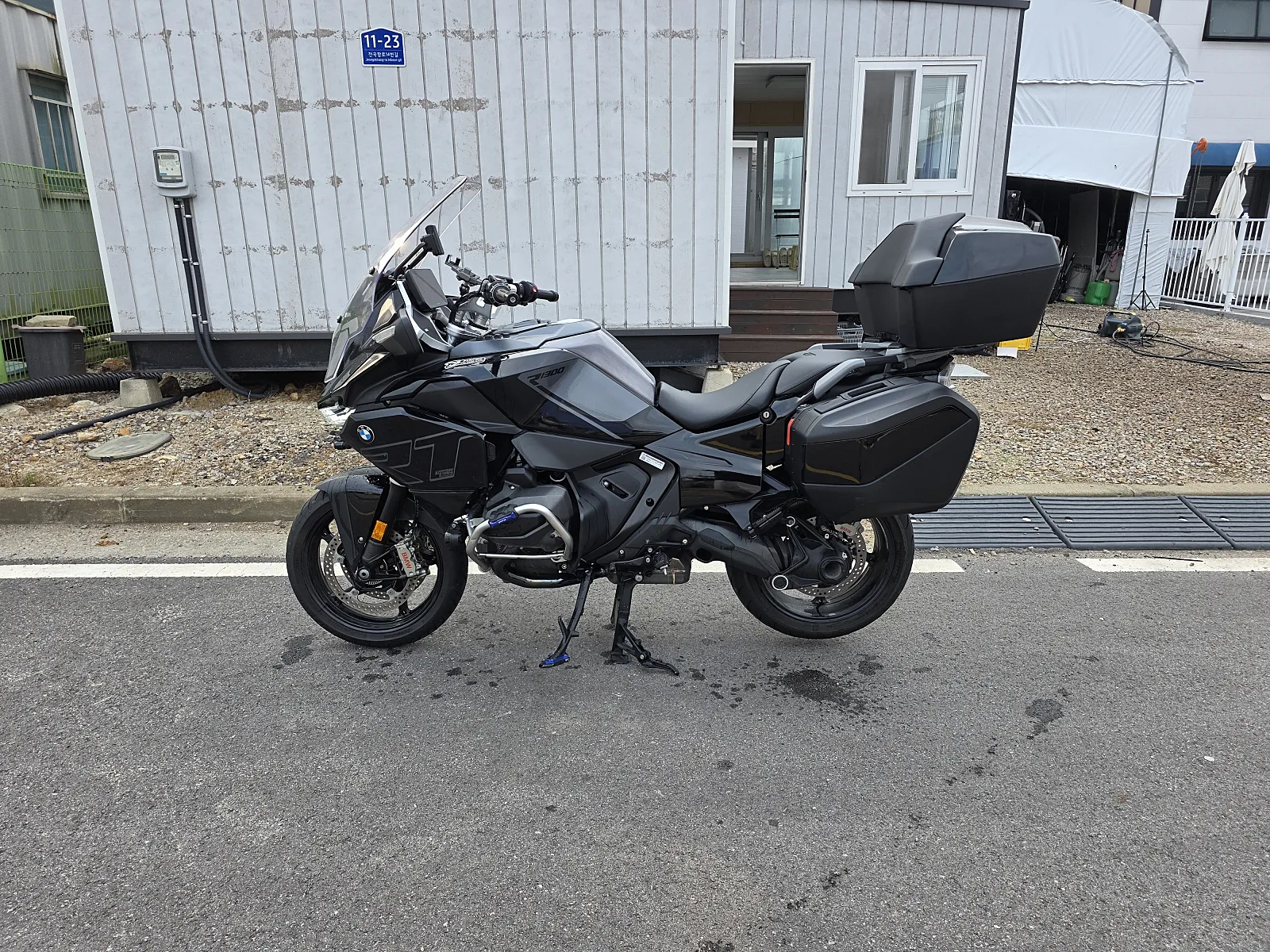 BMW R 1300 RT 2026 트리플블랙 사진 6