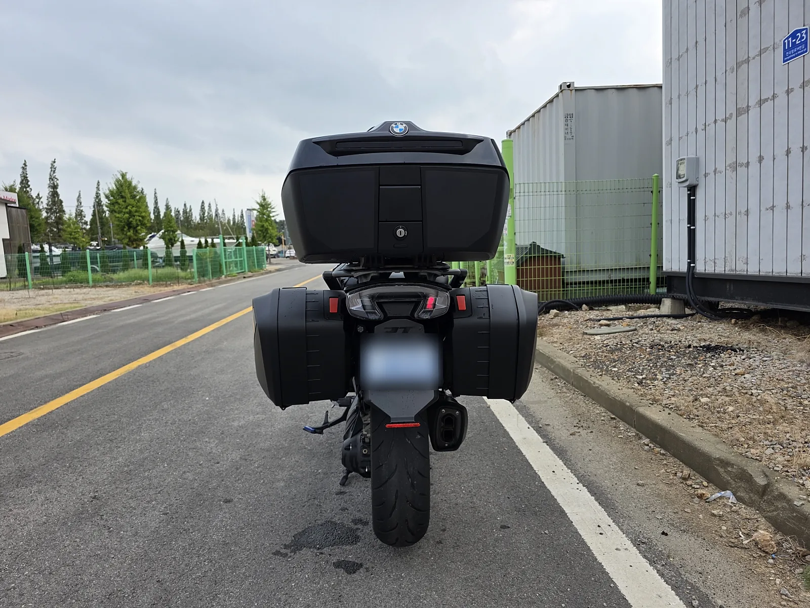BMW R 1300 RT 2026 트리플블랙 사진 8
