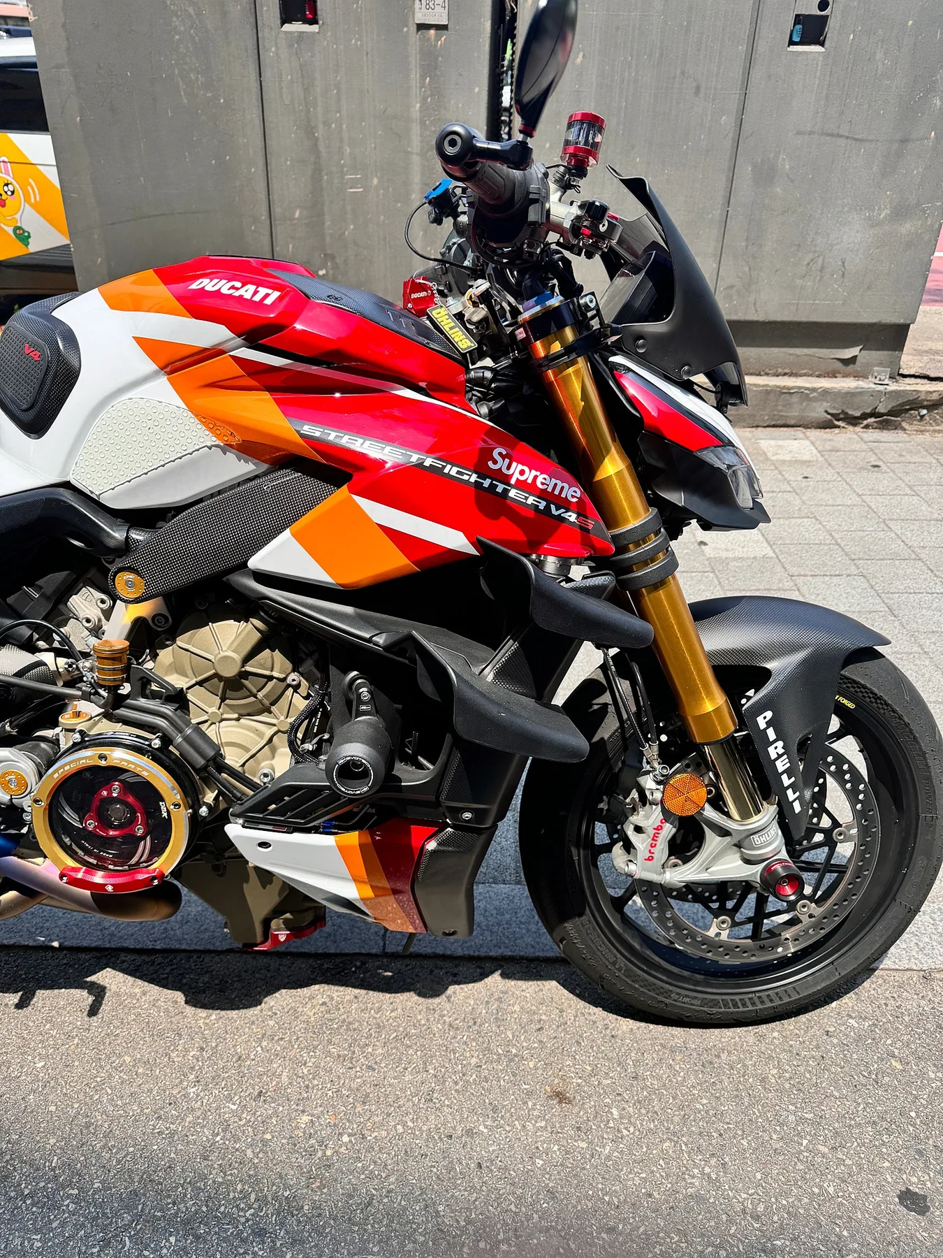 두카티 스트리트파이터 V4 S 2020 레드 사진 3