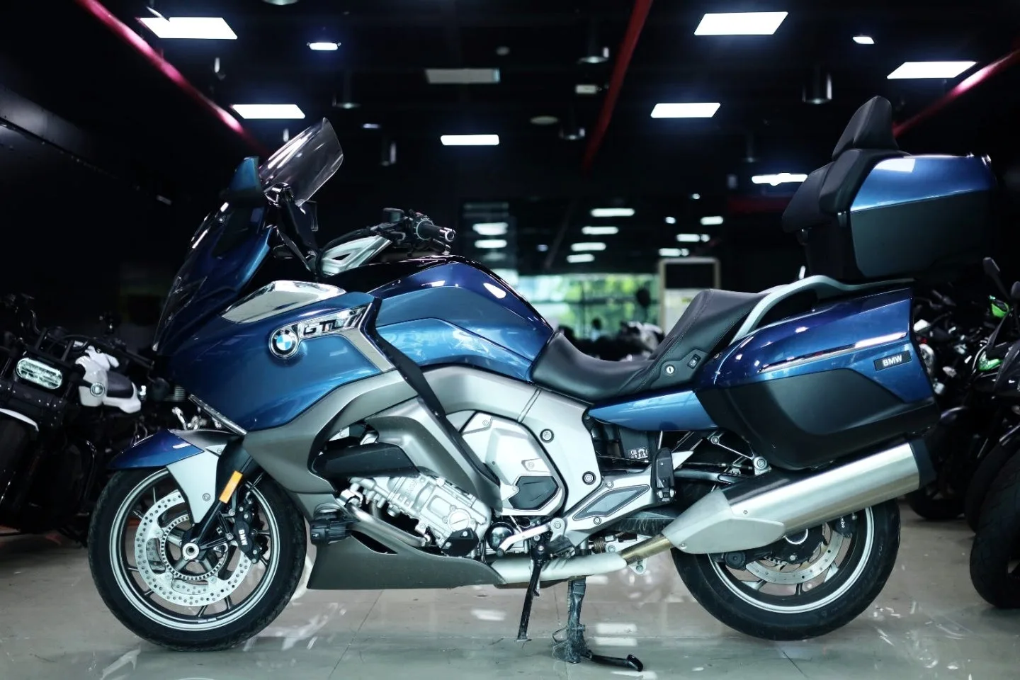BMW K 1600 GTL 2026 블루 사진 4