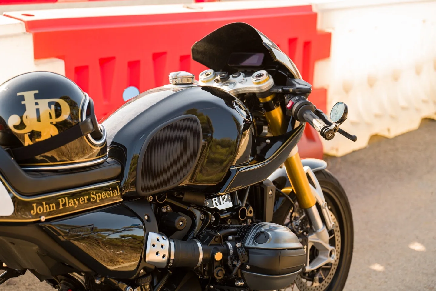 BMW R 12 nine T 2024 블랙 사진 3