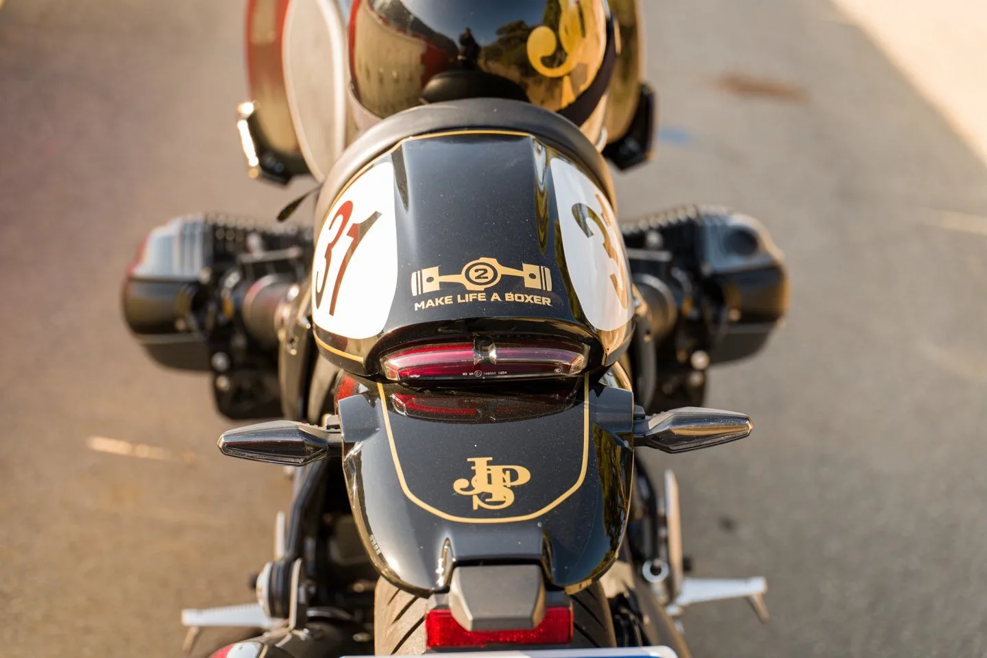 BMW R 12 nine T 2024 블랙 사진 4