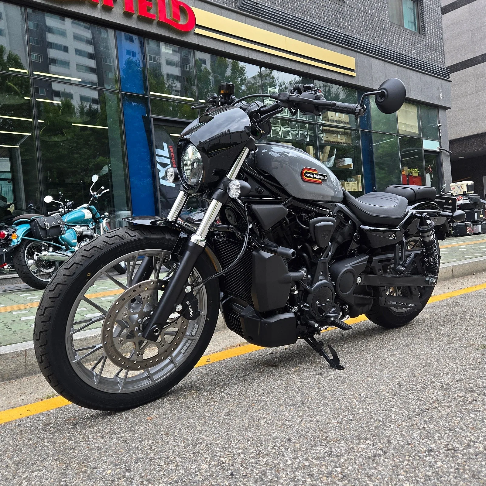 할리데이비슨 나잇스터 975S 2026 블랙 사진 2