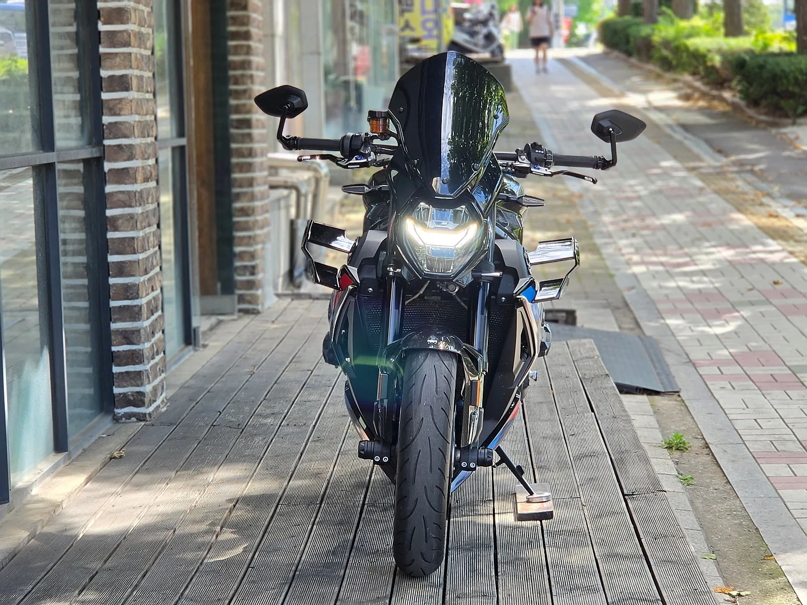 BMW M 1000 R 2023 블루 사진 3