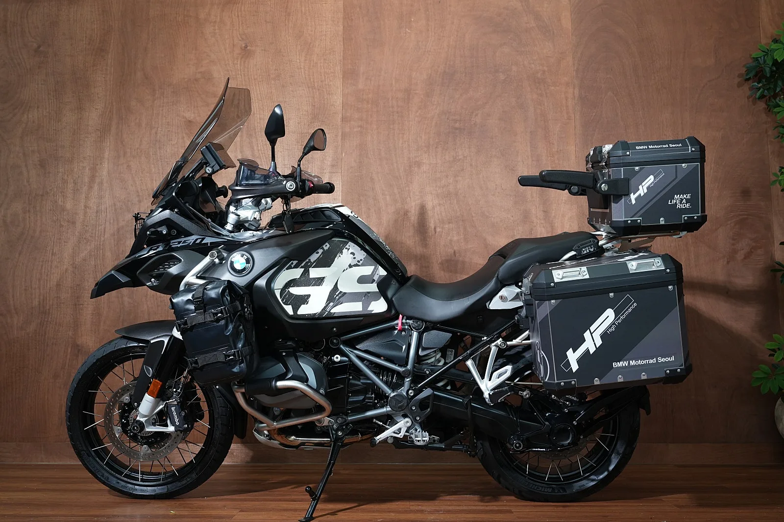 BMW R 1250 GS 로우서스 2023 블랙 사진 2