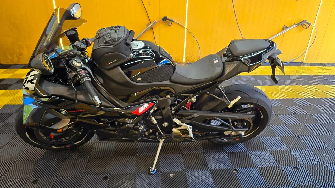 BMW S 1000 RR 2025 블랙 사진 1