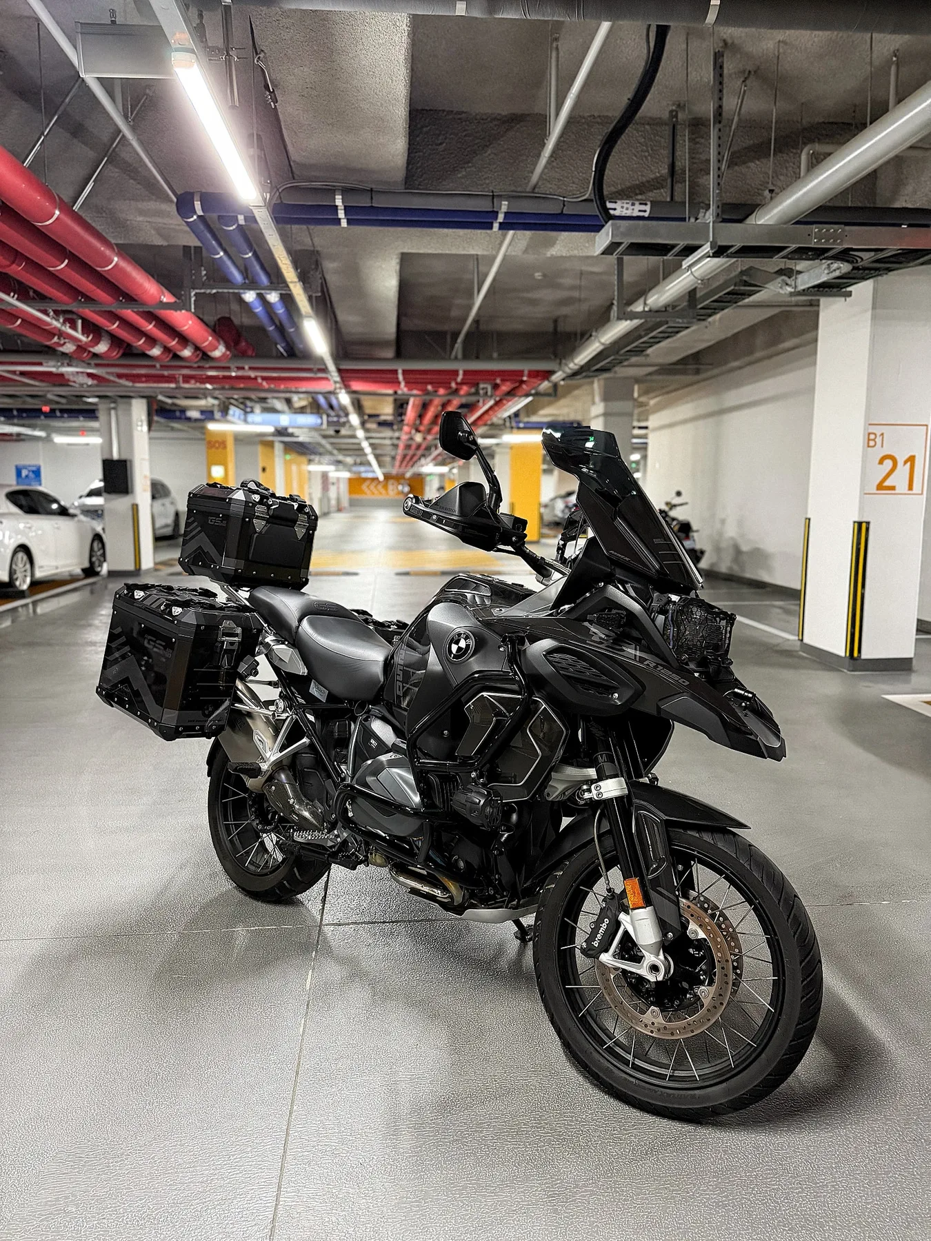 BMW R 1250 GS Adventure 2022 트리플블랙 사진 1