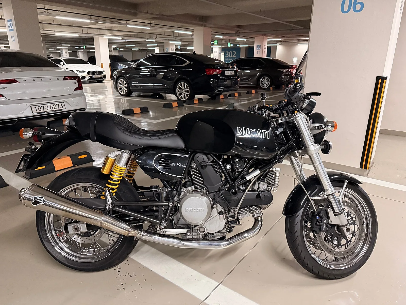 두카티 GT 1000 2009 블랙 사진 3