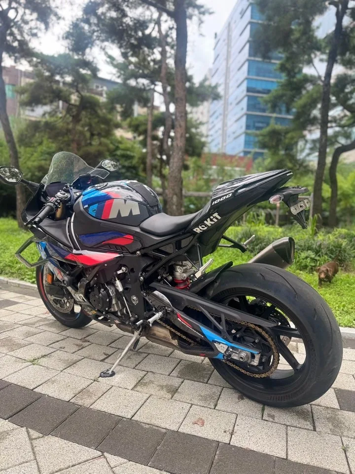 BMW S 1000 RR 2025 블랙 사진 6