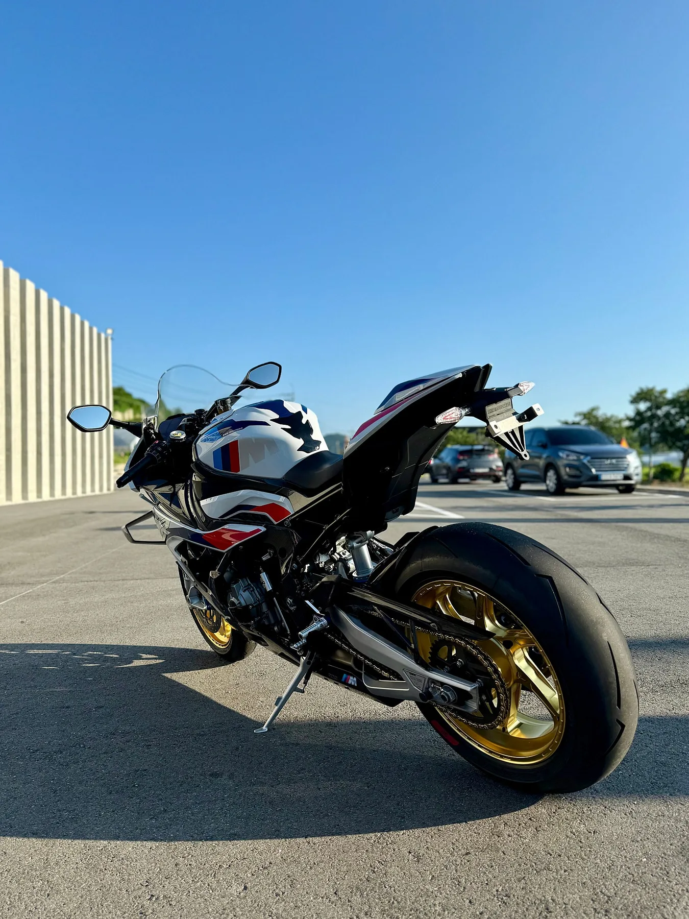 BMW M 1000 RR 2022 화이트 사진 5