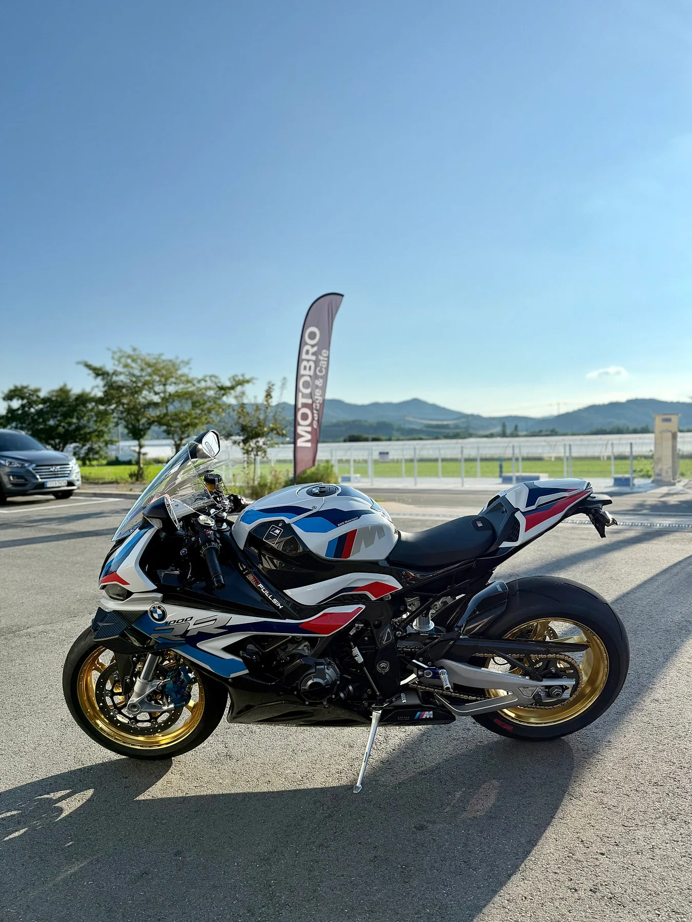 BMW M 1000 RR 2022 화이트 사진 6