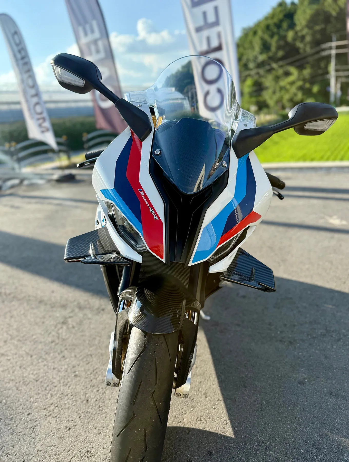 BMW M 1000 RR 2022 화이트 사진 8