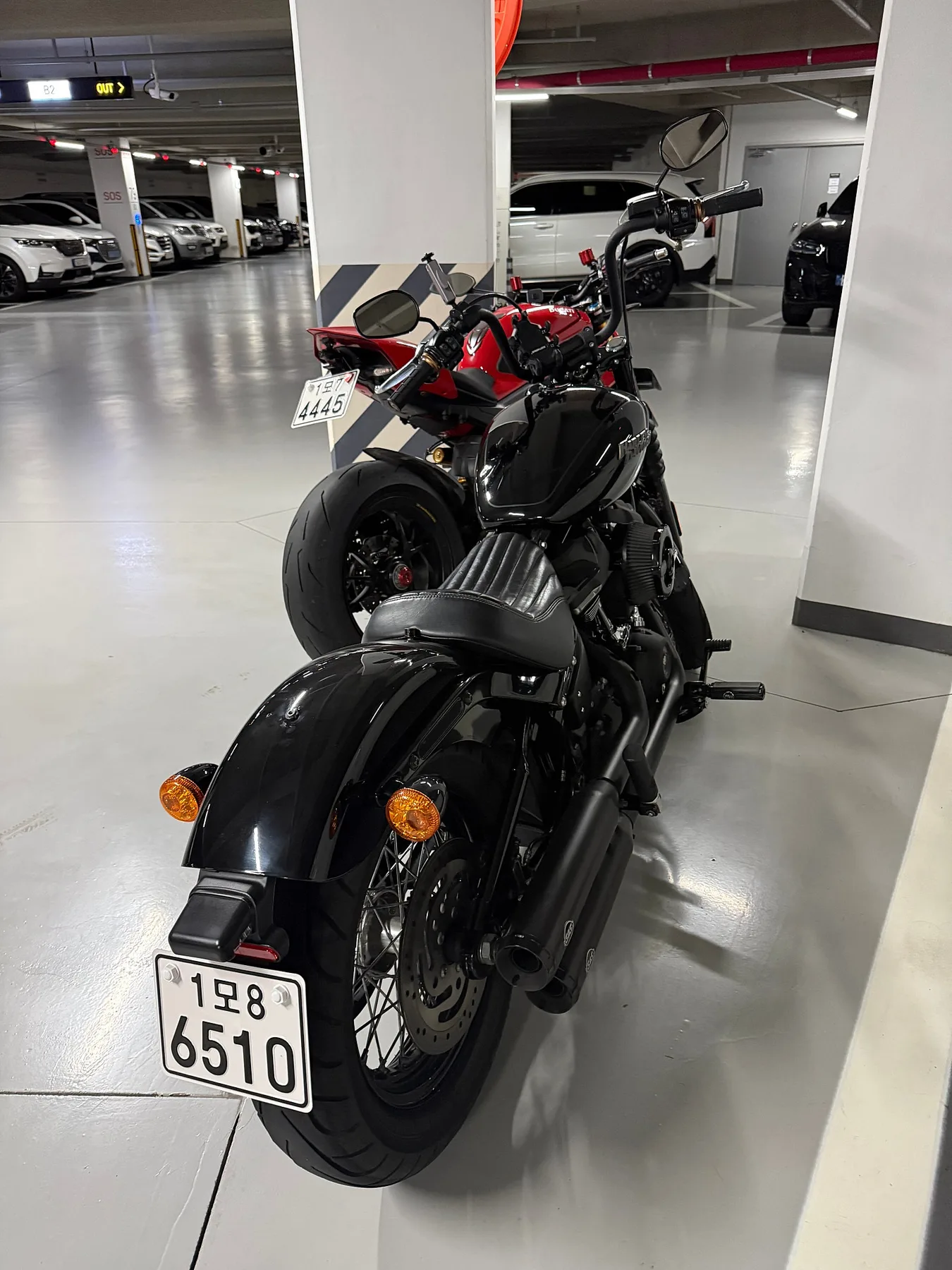 두카티 스트리트파이터 V4 S 2021 블랙 사진 6