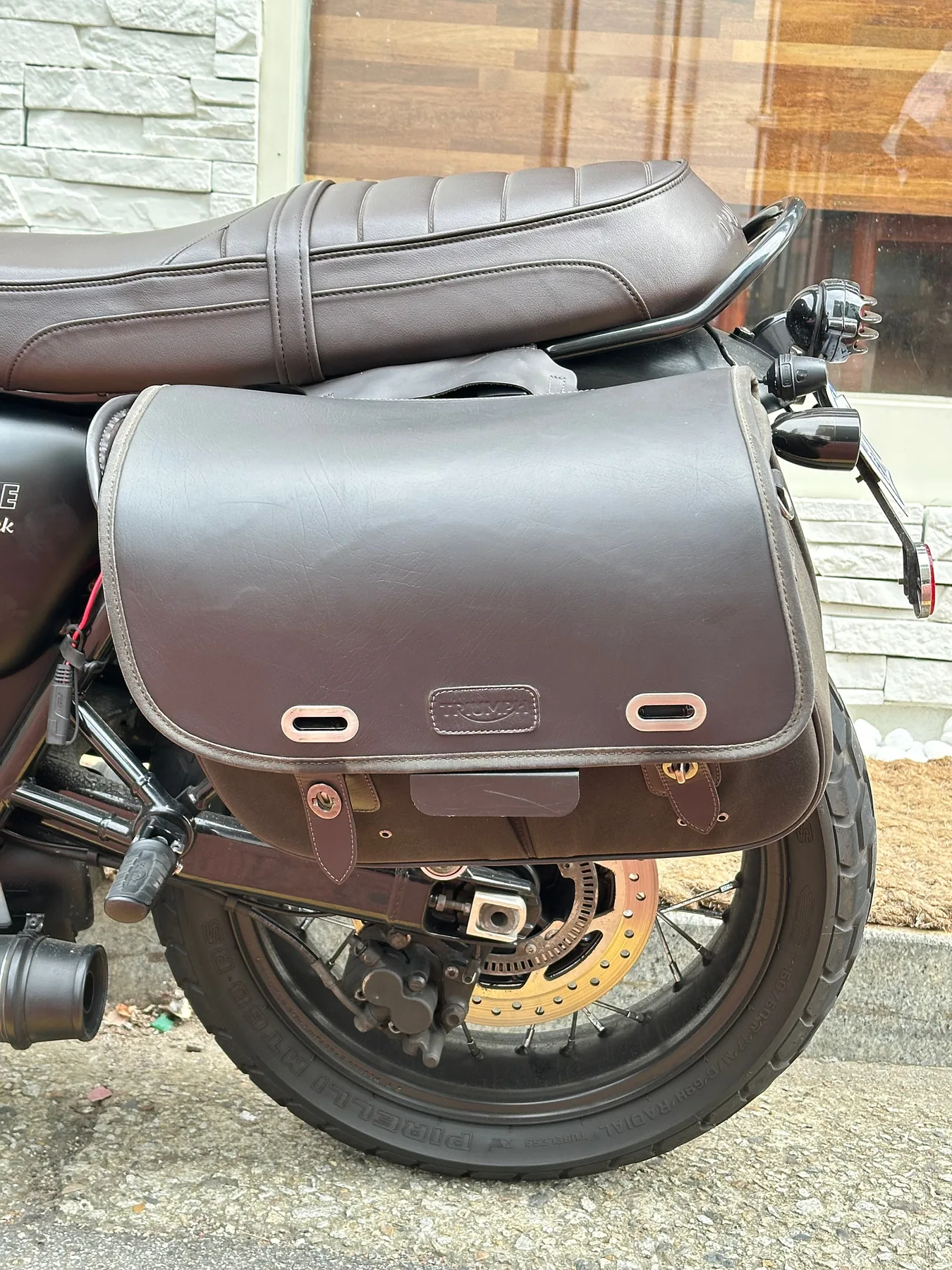 트라이엄프 본네빌 T100 2020 블랙 사진 5