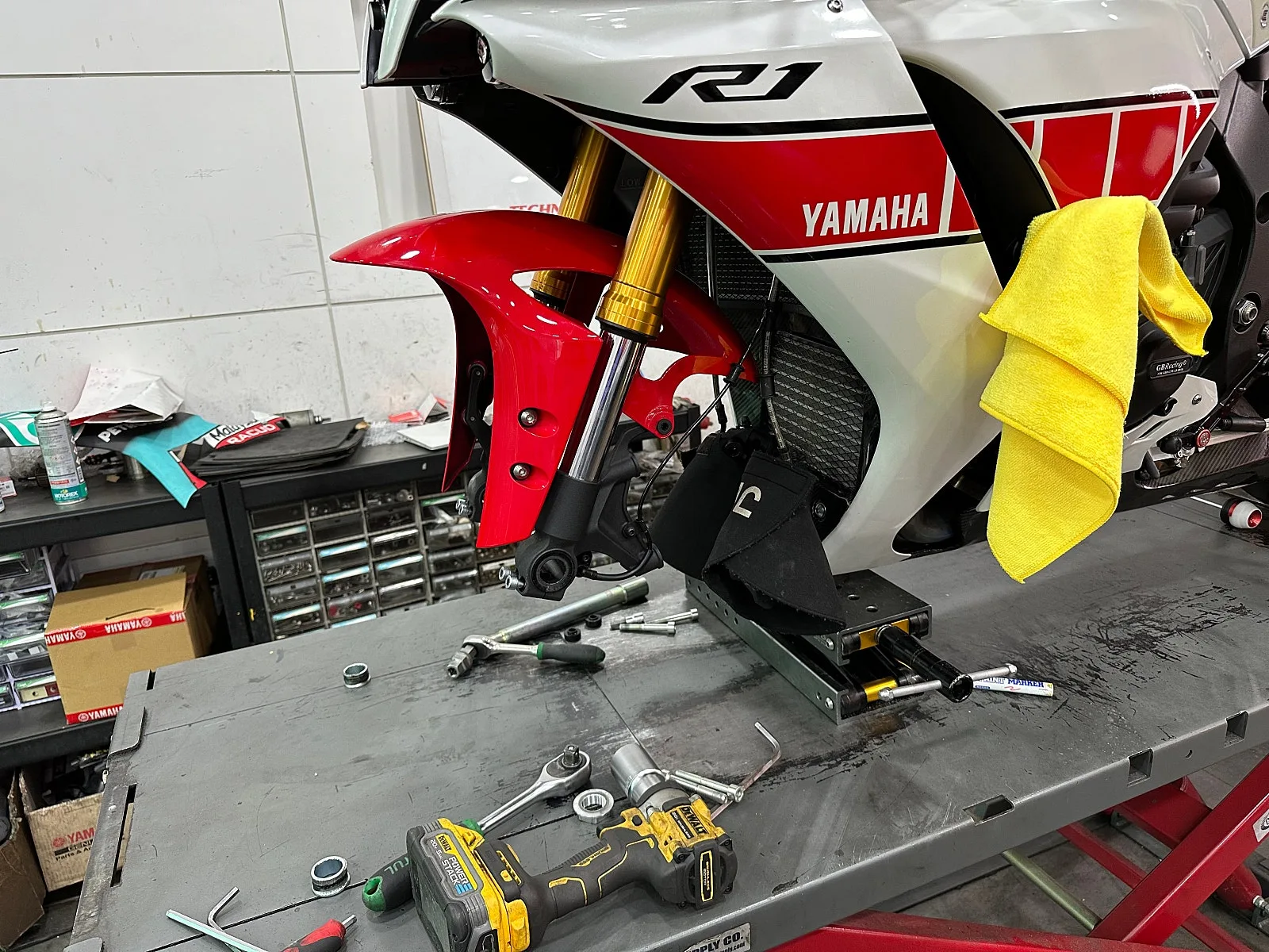 야마하 YZF-R1 WORLD GP 60주년 2022 화이트 사진 8
