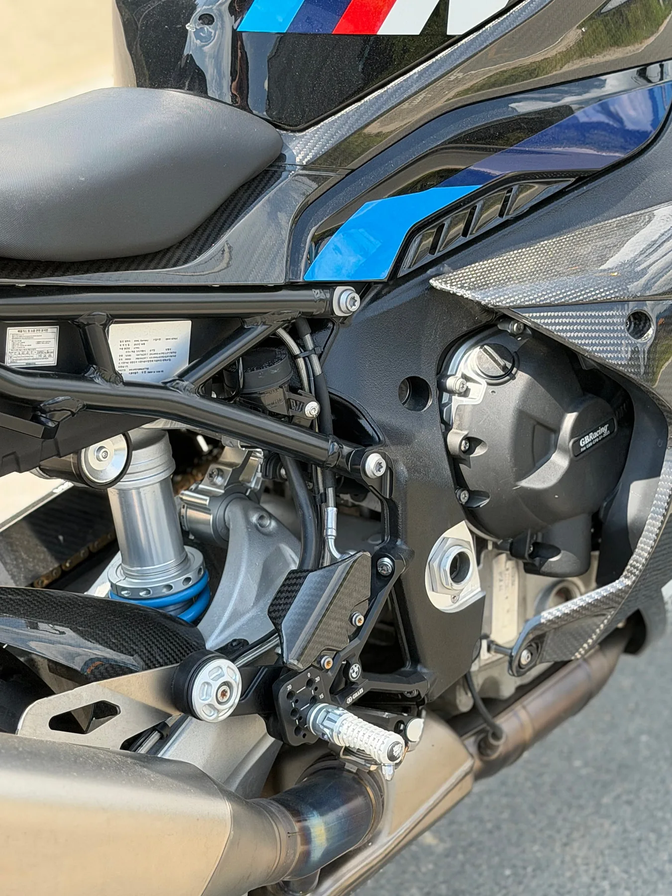 BMW M 1000 RR 컴페티션 2024 블랙 사진 4