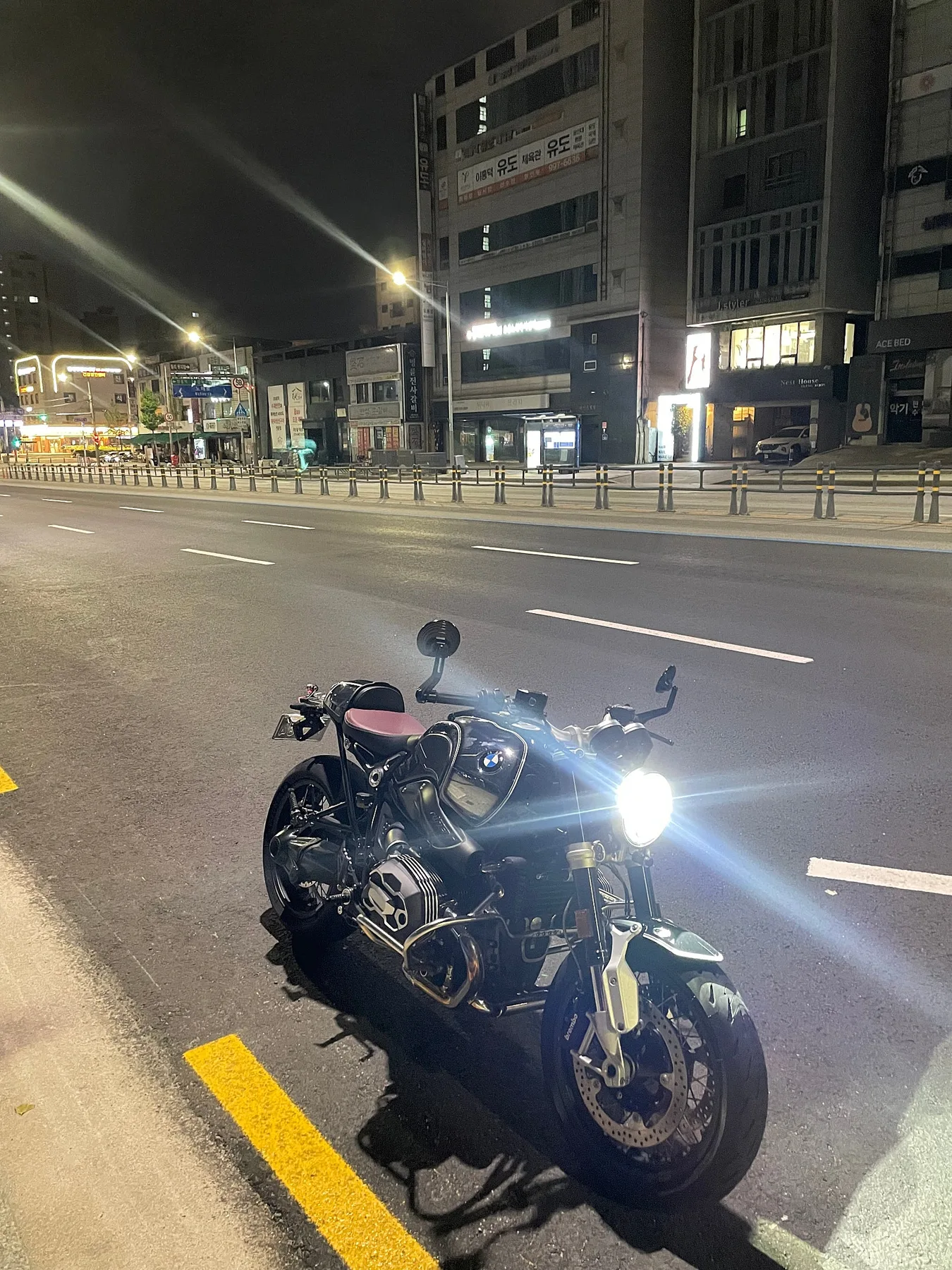 BMW R nineT 100주년 한정판 2023 블랙 사진 2