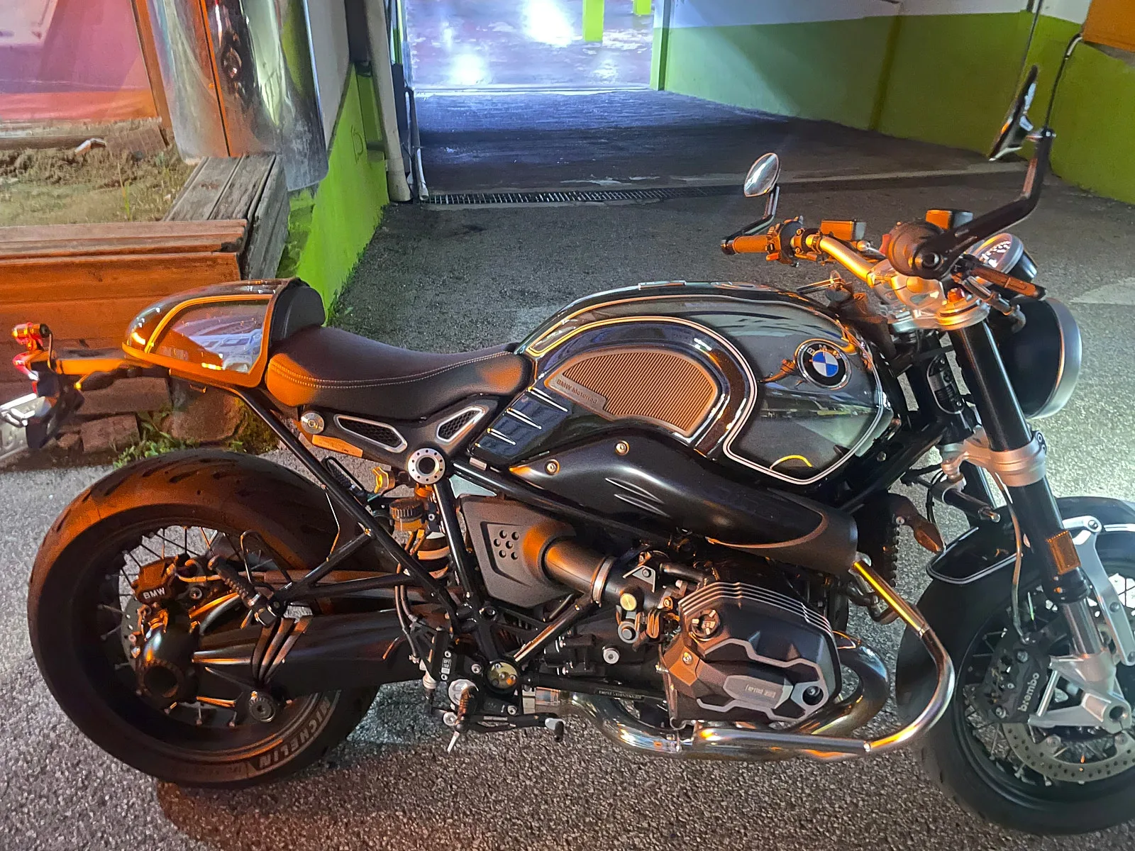 BMW R nineT 100주년 한정판 2023 블랙 사진 5