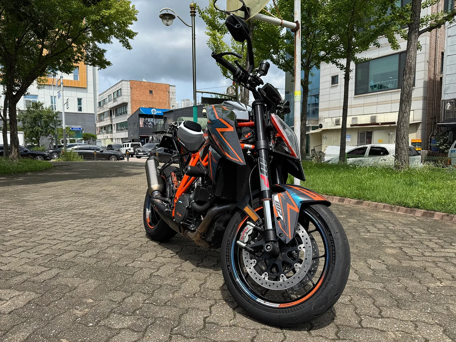 KTM 1290 슈퍼듀크 R EVO 2019 블랙 사진 4