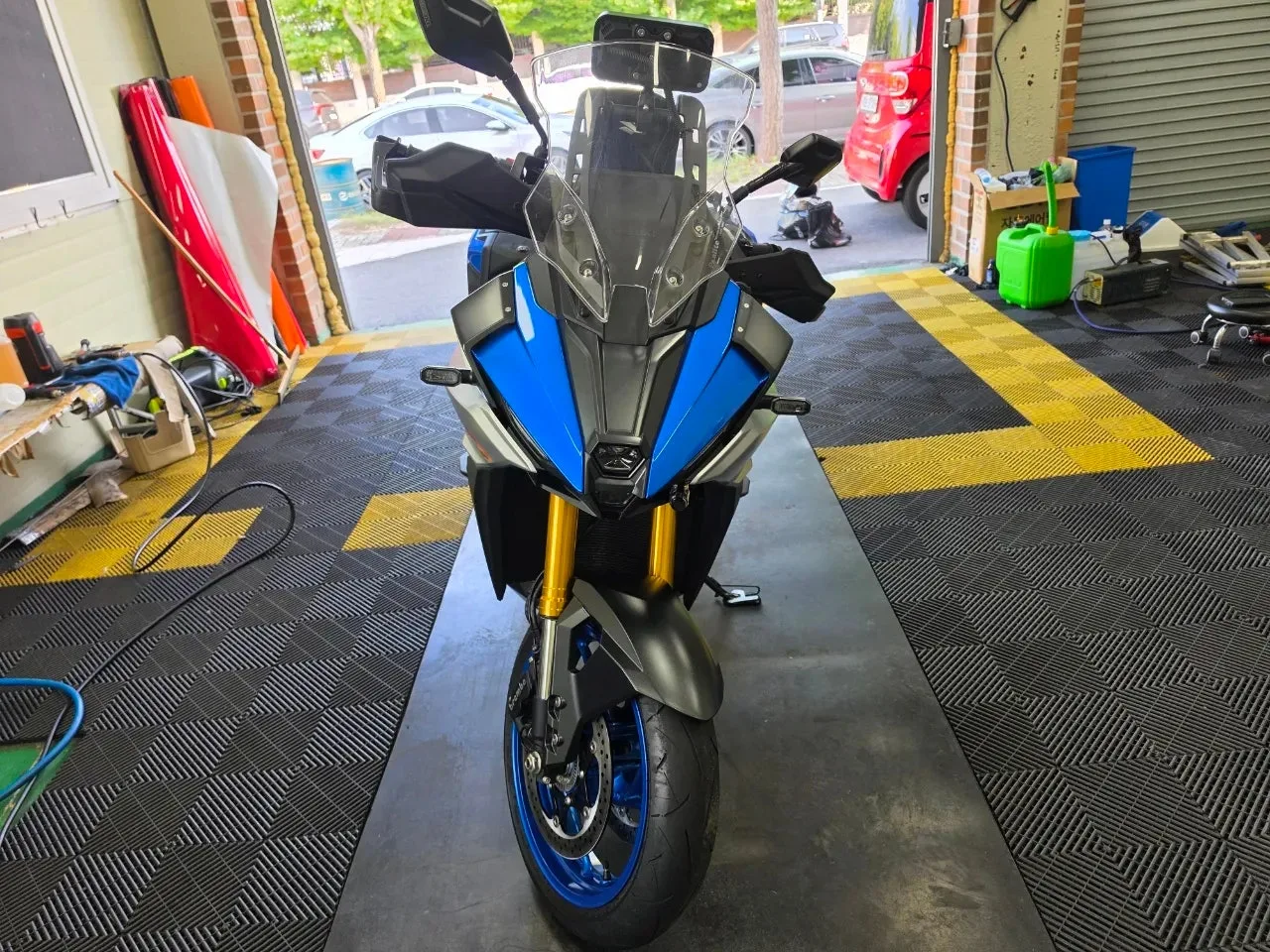 스즈키 GSX S 1000 GX 2024 블랙 사진 1