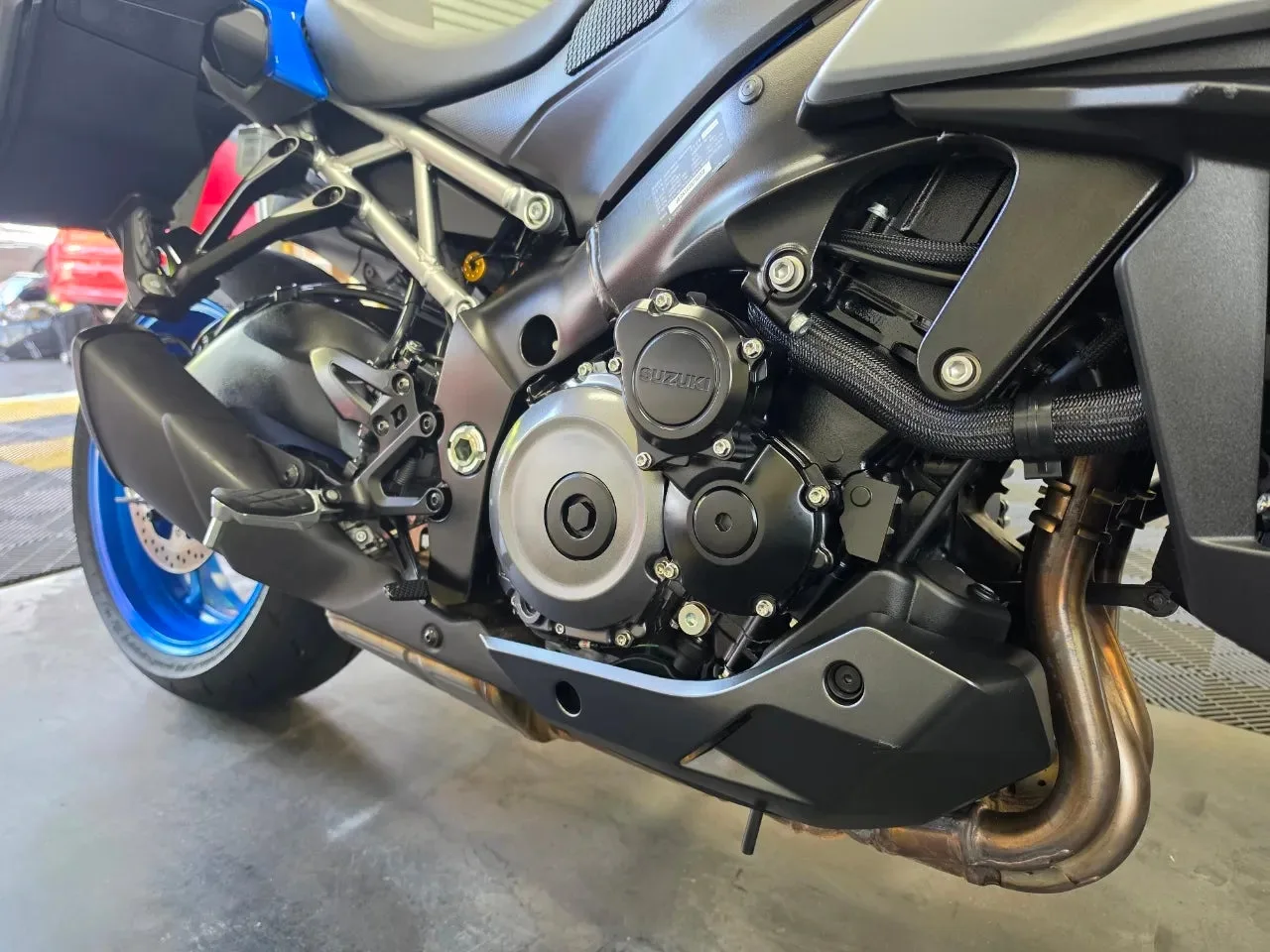 스즈키 GSX S 1000 GX 2024 블랙 사진 4