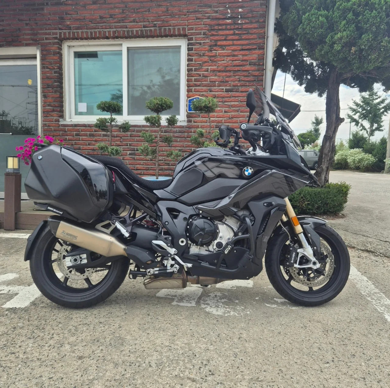 BMW S 1000 XR 카본패키지 로우서스버전 2023 블랙 사진 1